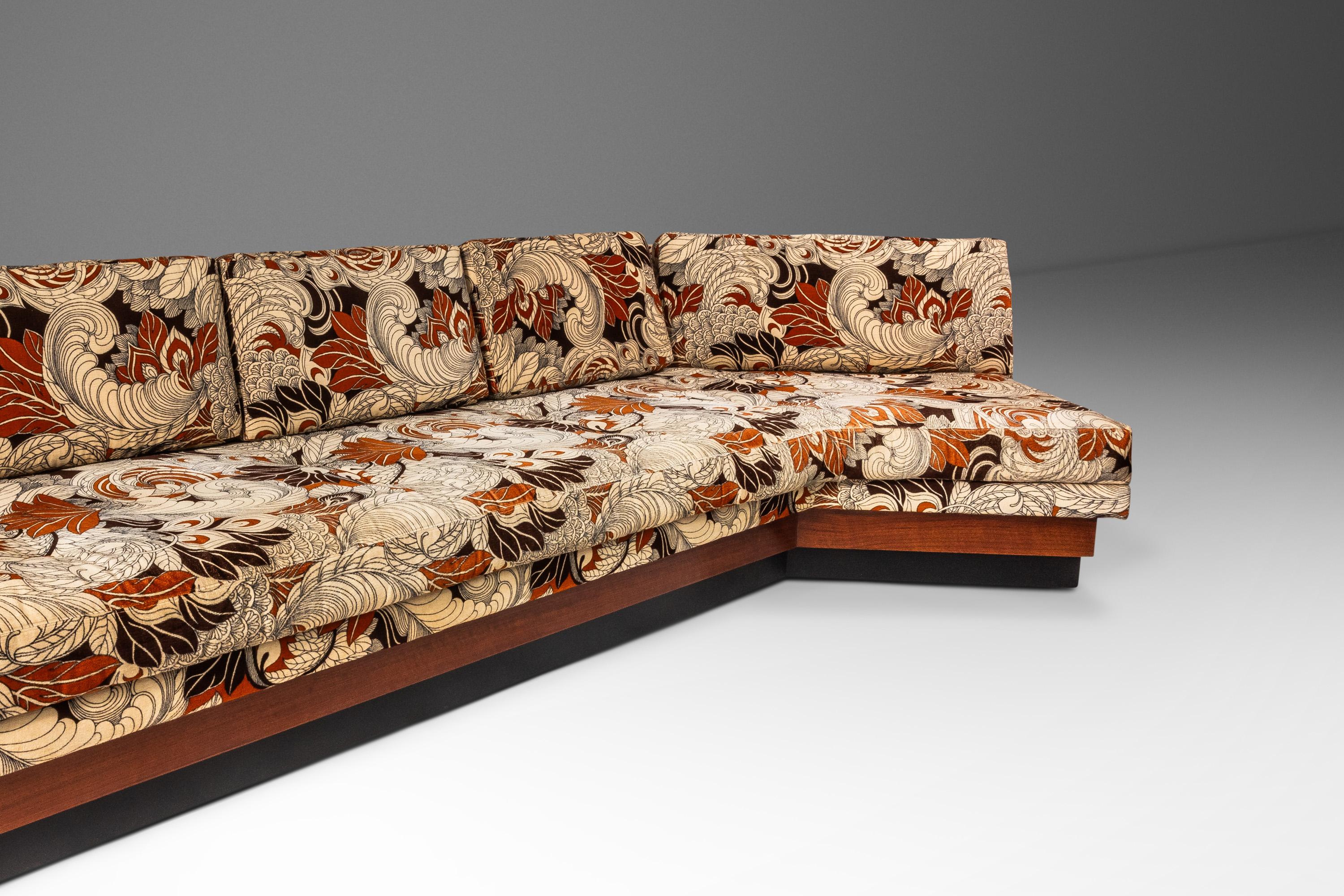 2167S Platform Boomerang Sofa by Adrian Pearsall in Jack Lenor Larsen Fabric 60s For Sale 9