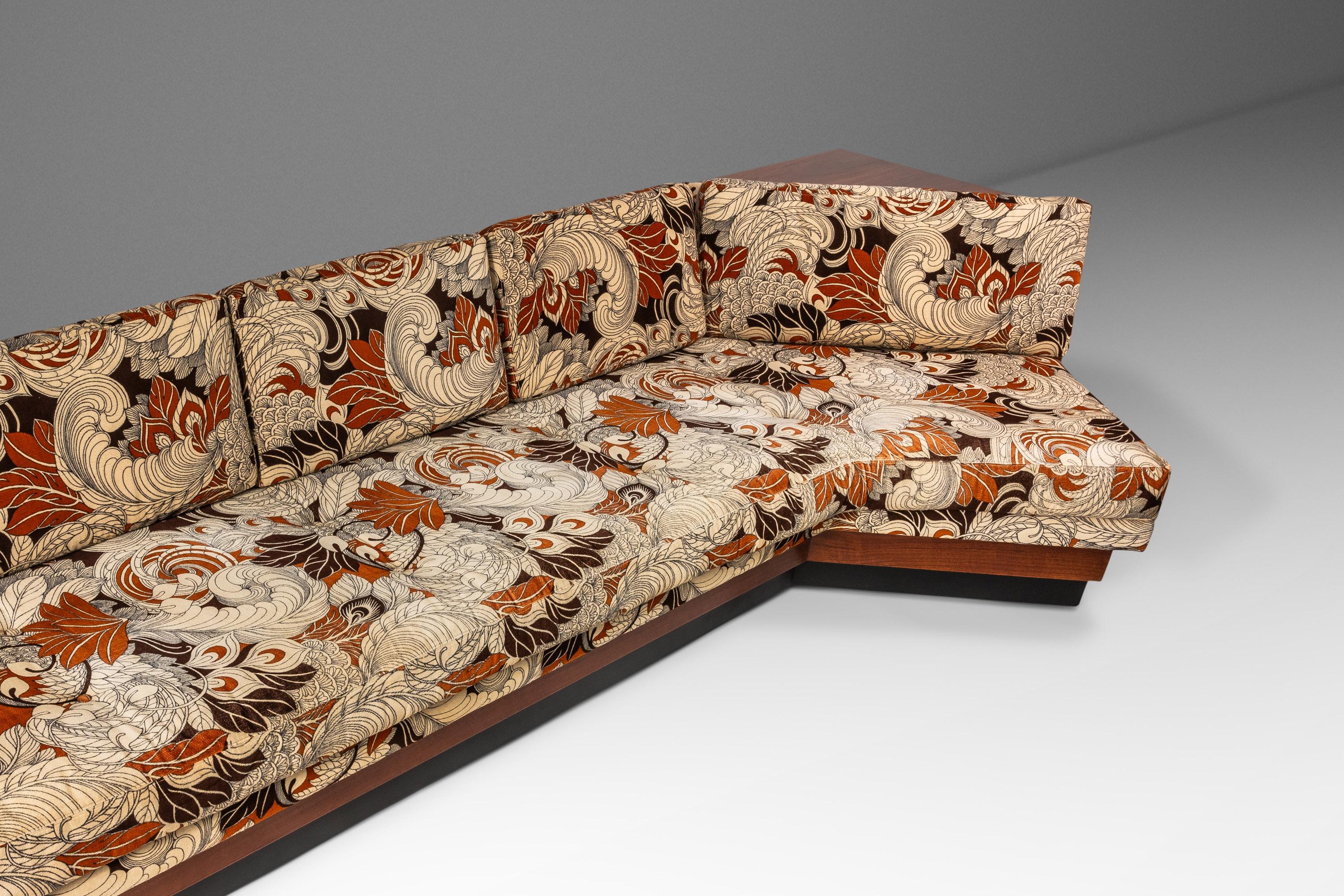 2167S Platform Boomerang Sofa by Adrian Pearsall in Jack Lenor Larsen Fabric 60s For Sale 10