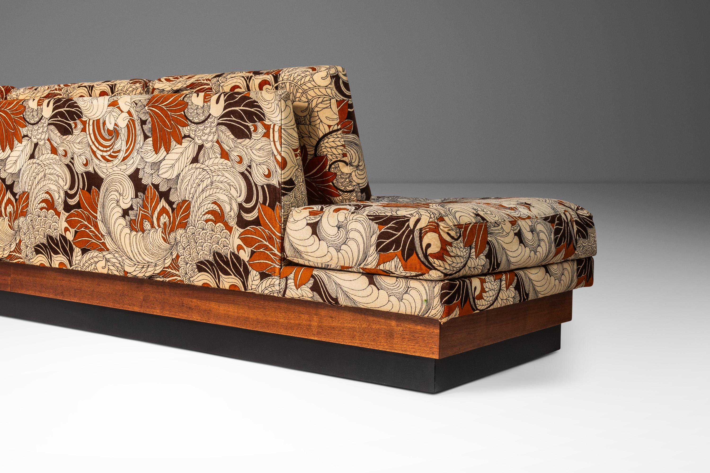 2167S Platform Boomerang Sofa by Adrian Pearsall in Jack Lenor Larsen Fabric 60s For Sale 11