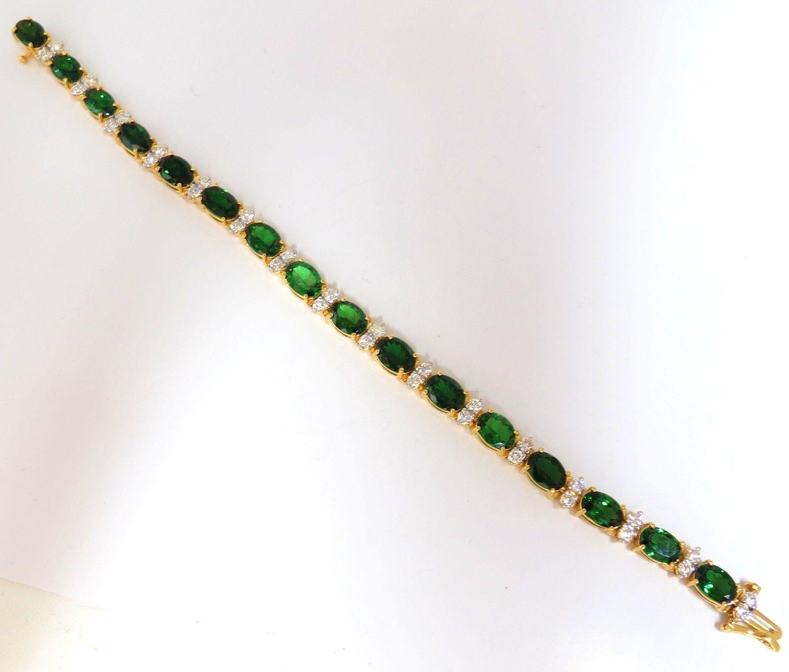 21.68 Karat natürlicher lebhaft leuchtend grüner Tsavorit Diamanten Tennisarmband im Zustand „Neu“ im Angebot in New York, NY