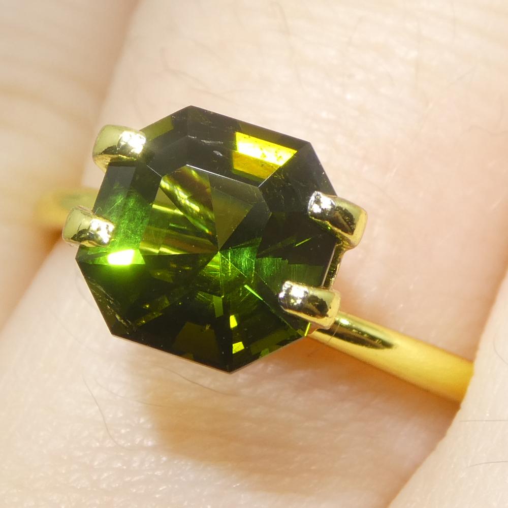 Taille Asscher Tourmaline jaune-vert taille/quare Asscher 2,16 carats en vente