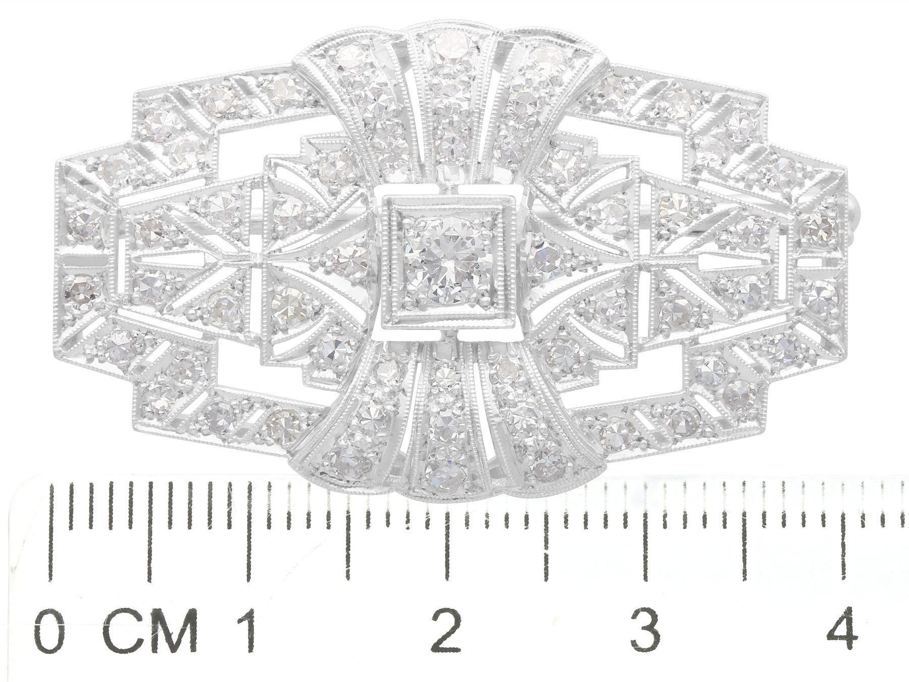 Antike Art Deco-Brosche aus Platin mit 2,16 Karat Diamanten und Platin im Angebot 2