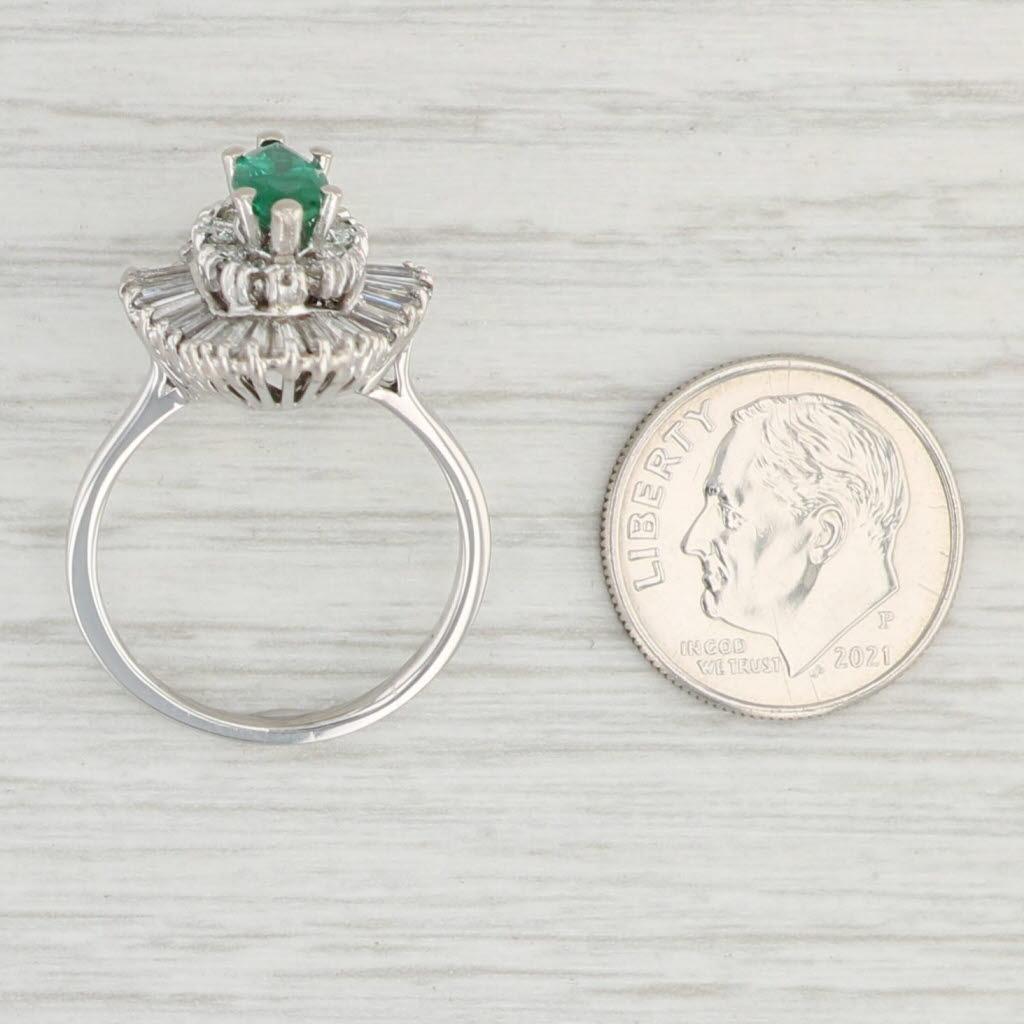 2,16 Karat Smaragd-Diamant-Halo-Ring 18k Weißgold Größe 7,25 im Angebot 2