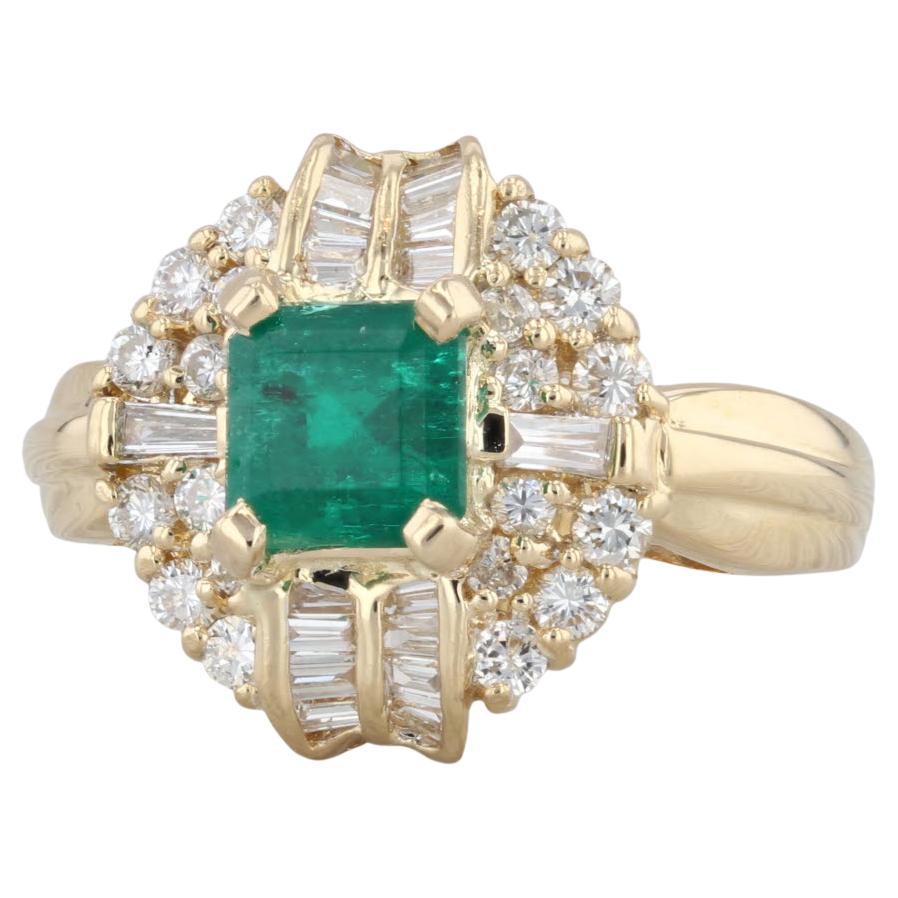 2.16ctw Anillo Halo Diamante Esmeralda Oro Amarillo 18k Talla 8 Cocktail