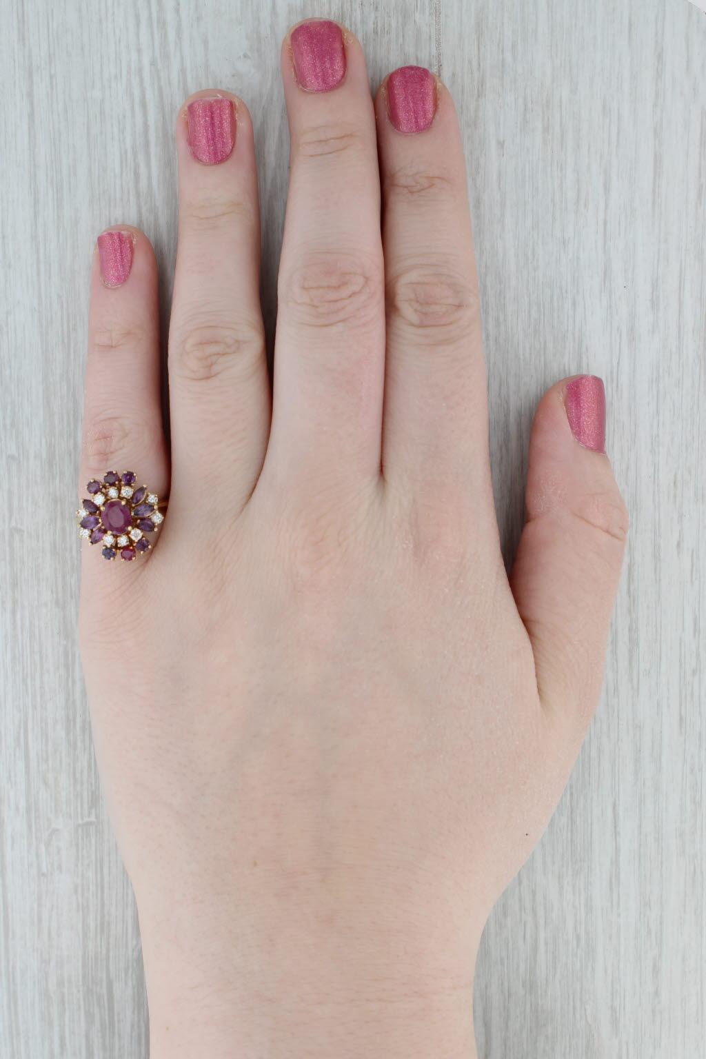 Bague cocktail en or jaune 14 carats avec diamants et rubis de 2,16 carats, taille 5,75 en vente 4
