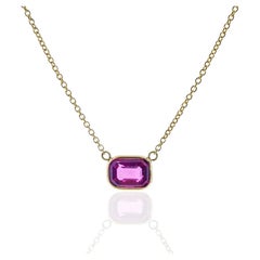 Colliers de mode en or jaune 14 carats avec saphir rouge rosé taille émeraude de 2,17 carats