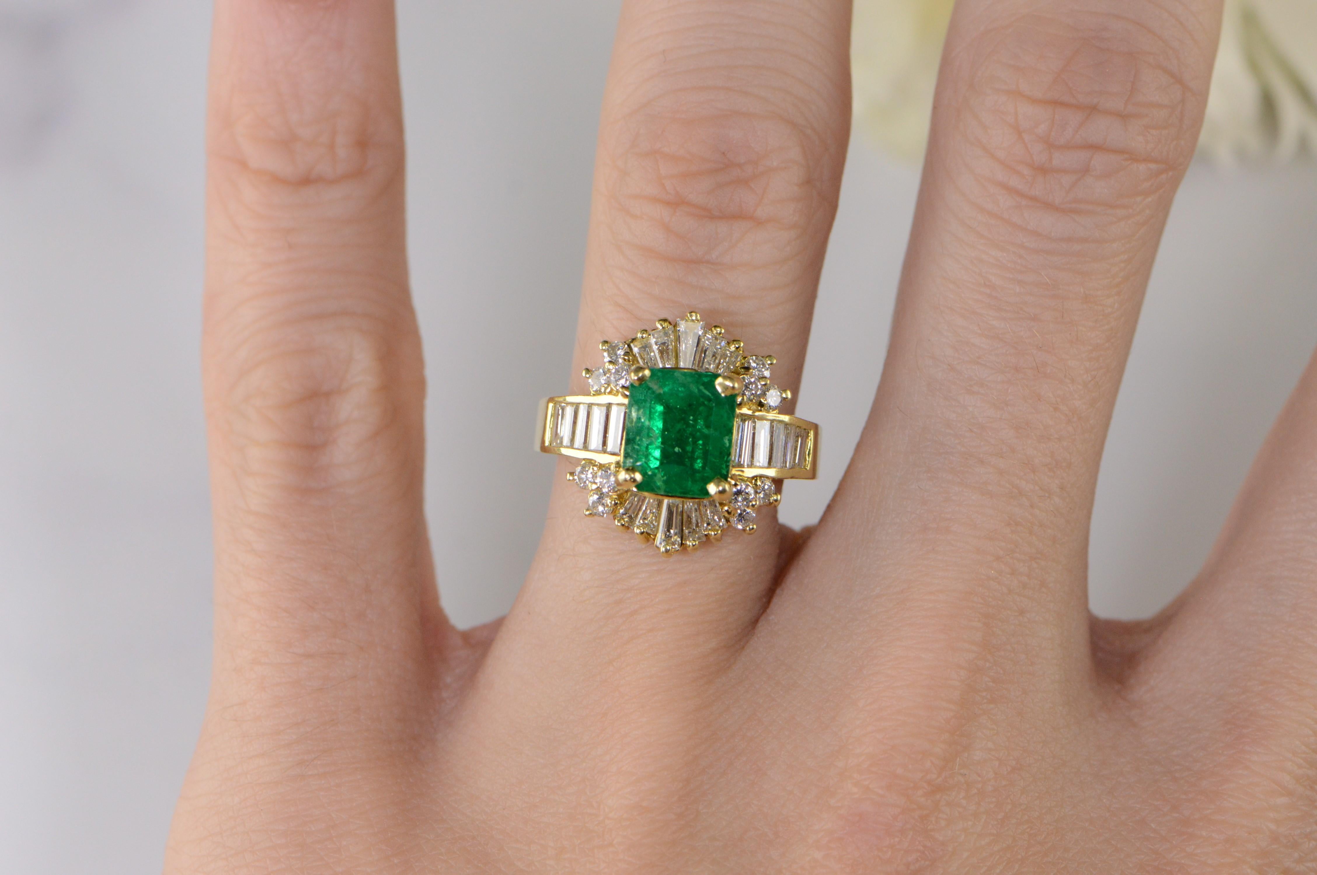 Women's 2.17 Carat Emerald and Diamond Gold Ring For Sale
