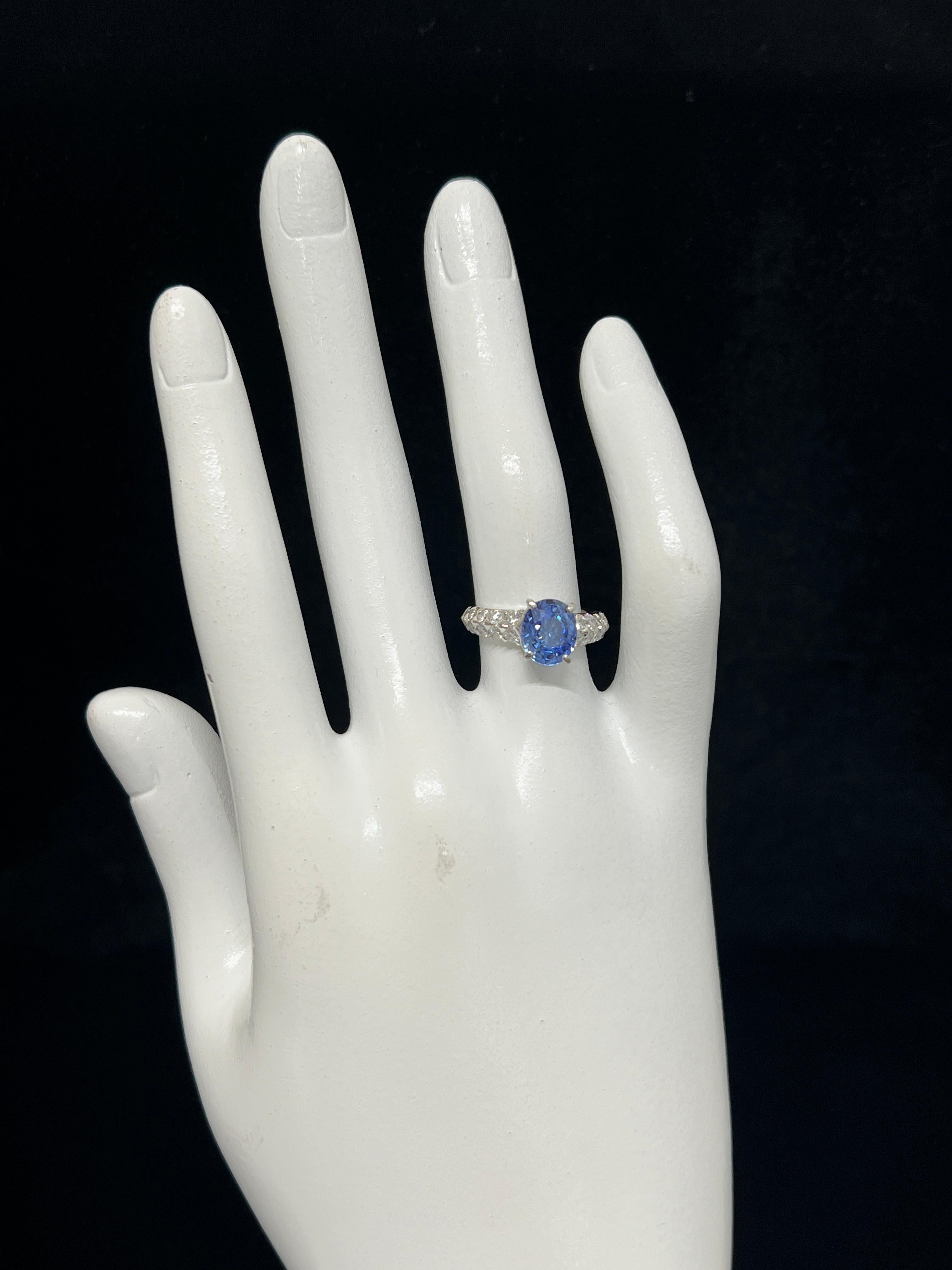 2.17 Carat Natural 'Cornflower Blue' Sapphire and Diamond Made in Platinum For Sale 1