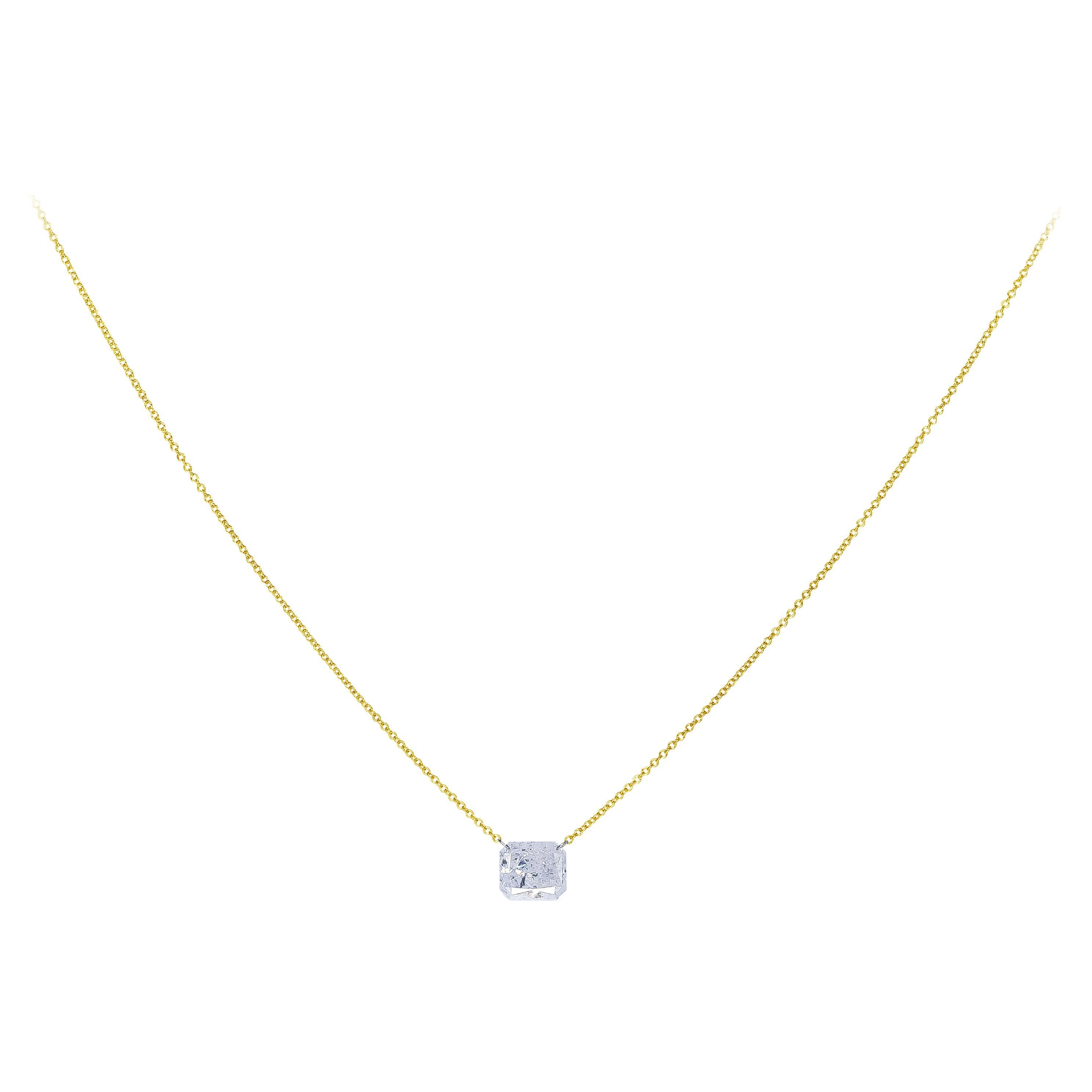 Collar Colgante con Diamante de Corte Radiante de 2,17 Quilates Perforado