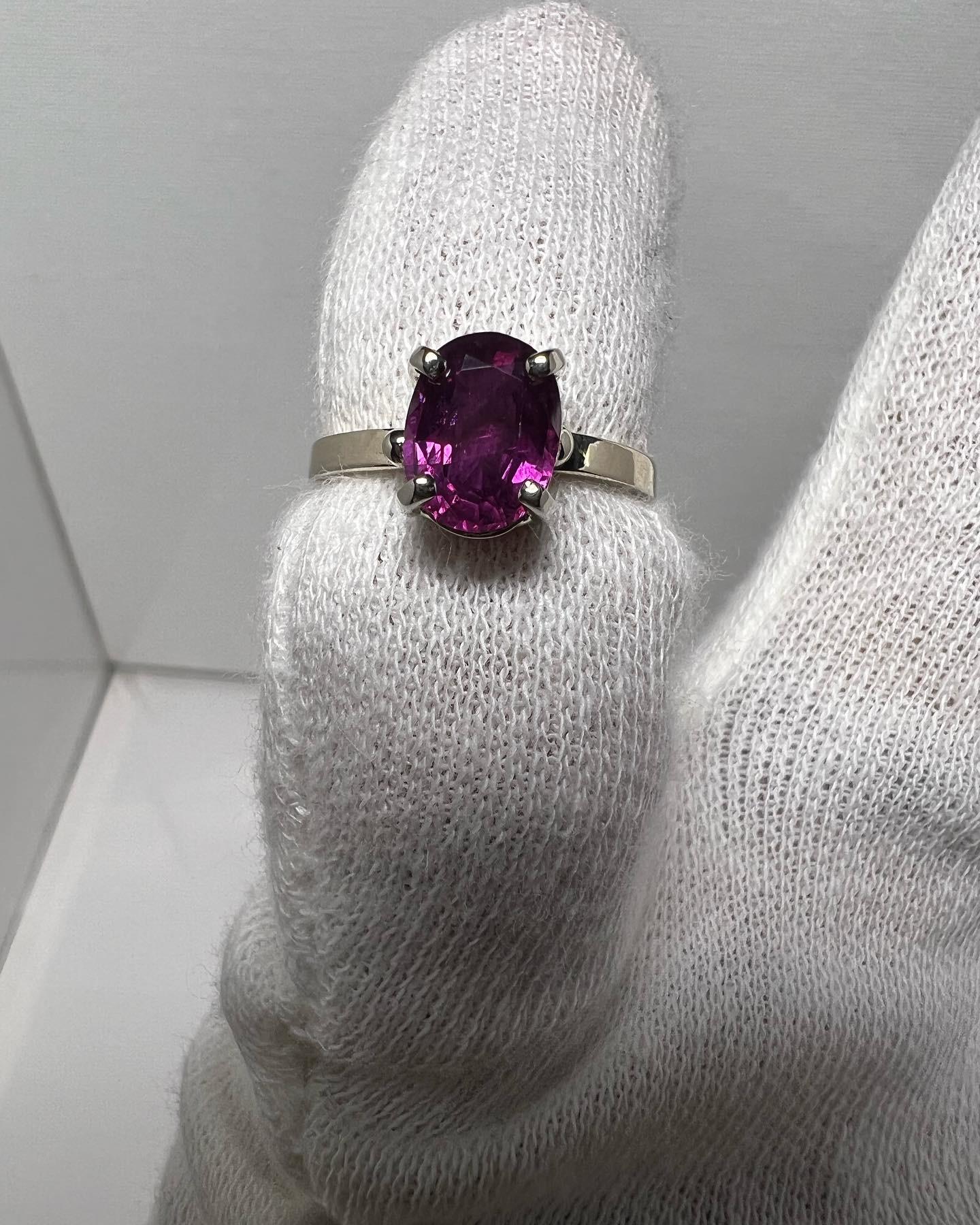 Women's 2.17 Carat Vivid Pink Purple Kashmir Sapphire 14k Gold Ring