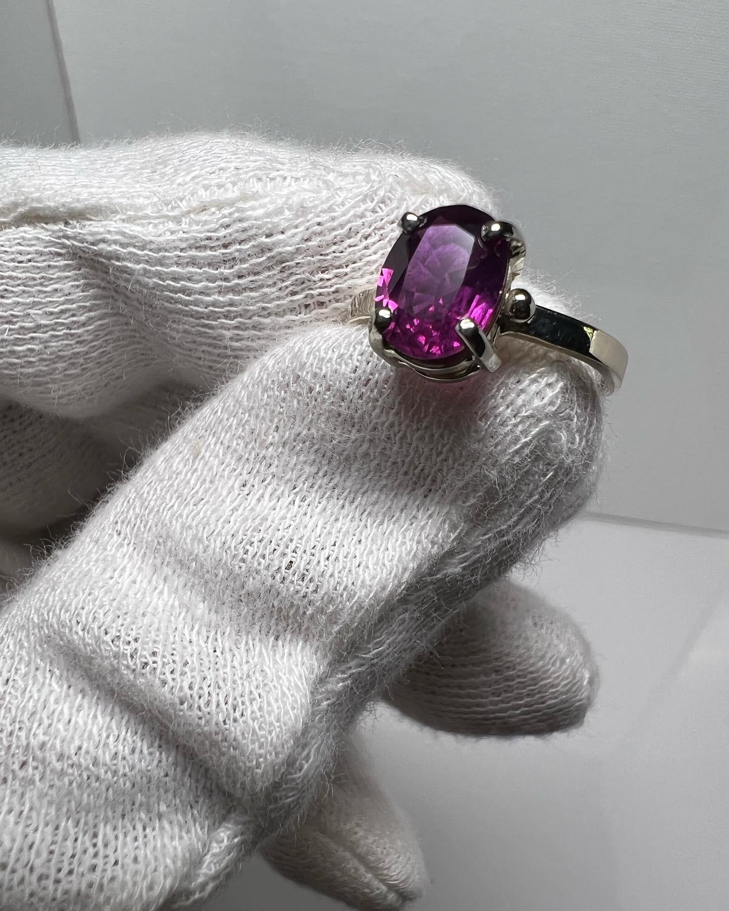 2.17 Carat Vivid Pink Purple Kashmir Sapphire 14k Gold Ring 2