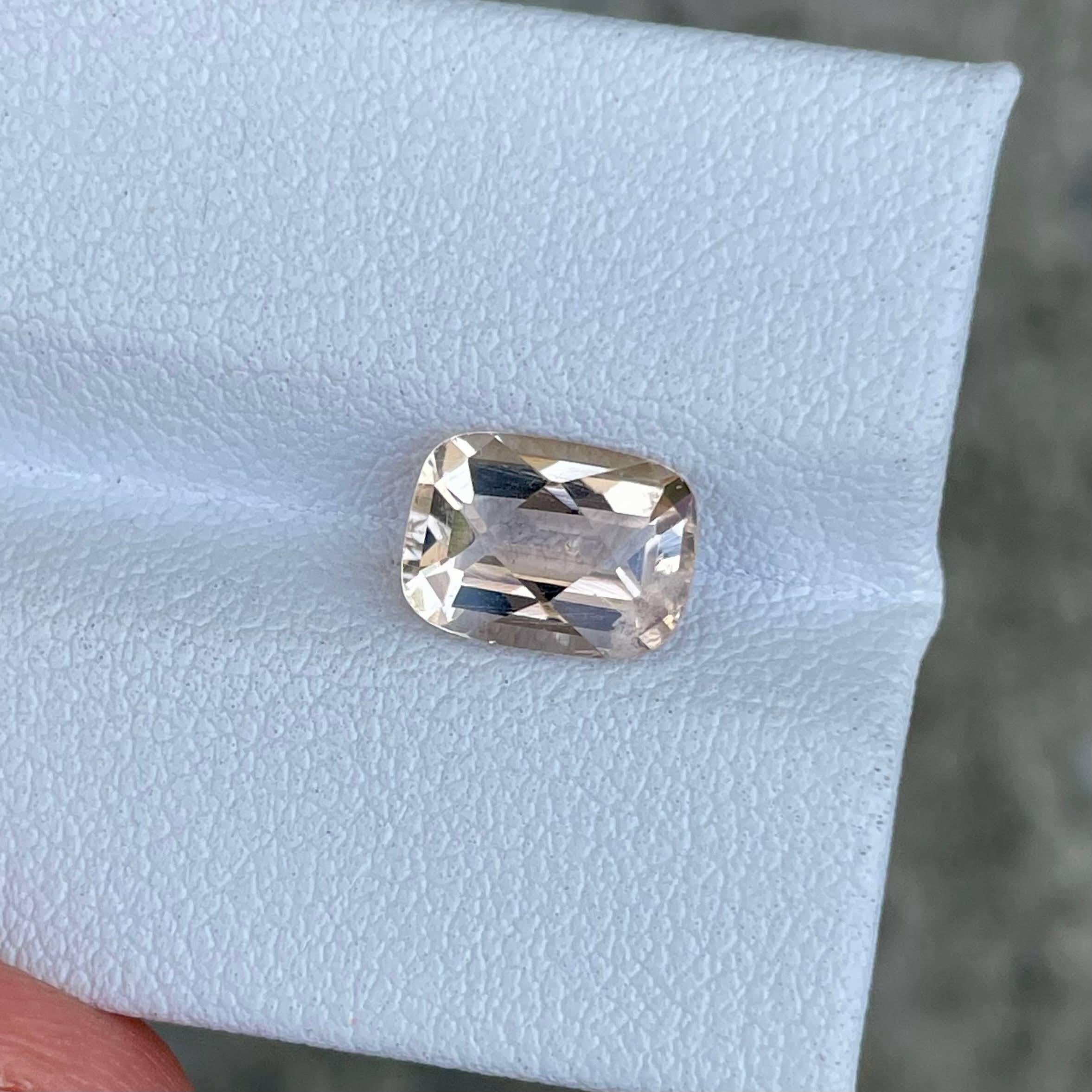 Modern 2.17 carats Peach Topaz Stone Cushion Cut Natural Pakistani Gemstone For Sale