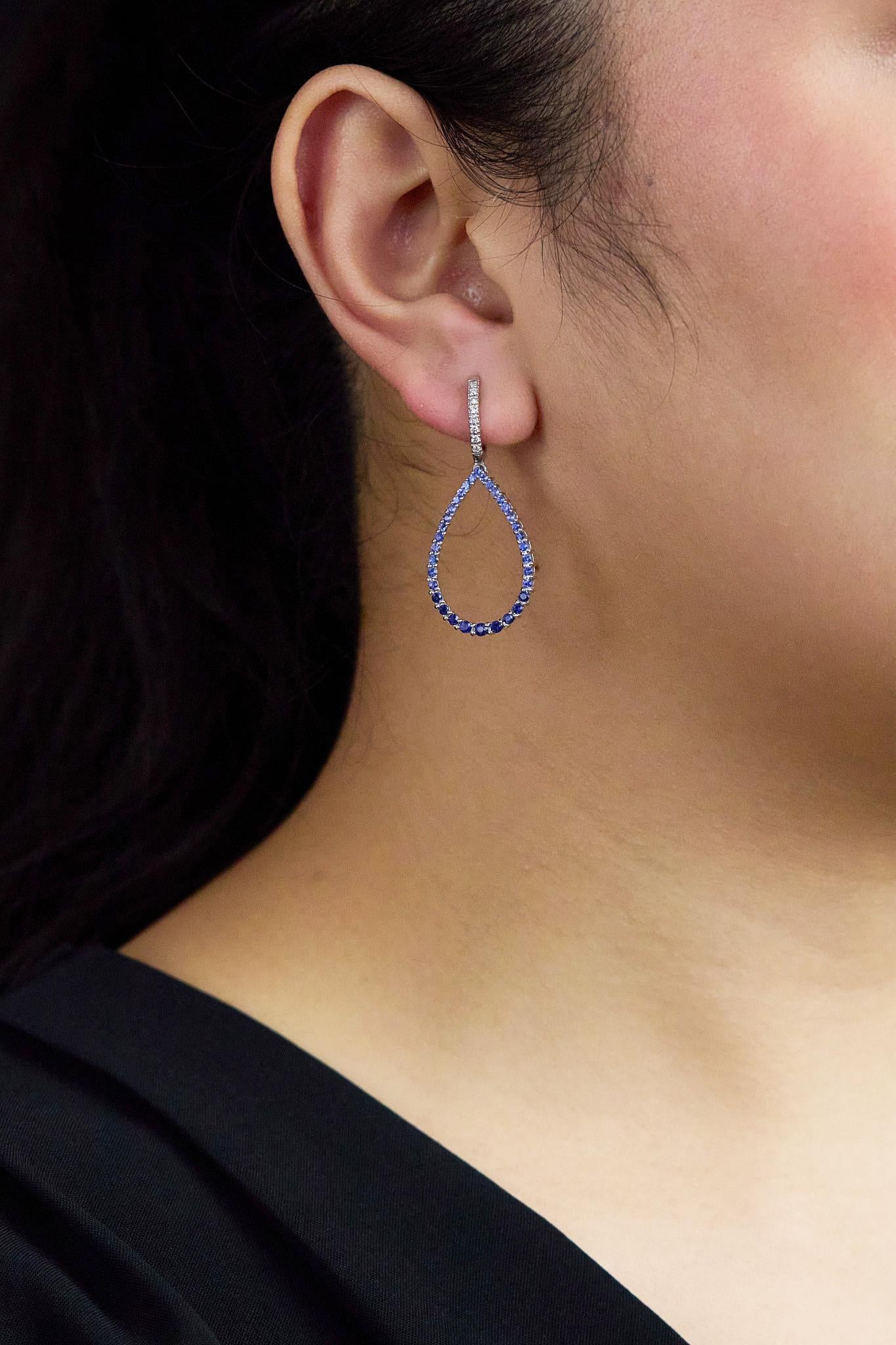 Taille ronde Boucles d'oreilles pendantes saphir et diamant de 2,17 carats (total) en vente
