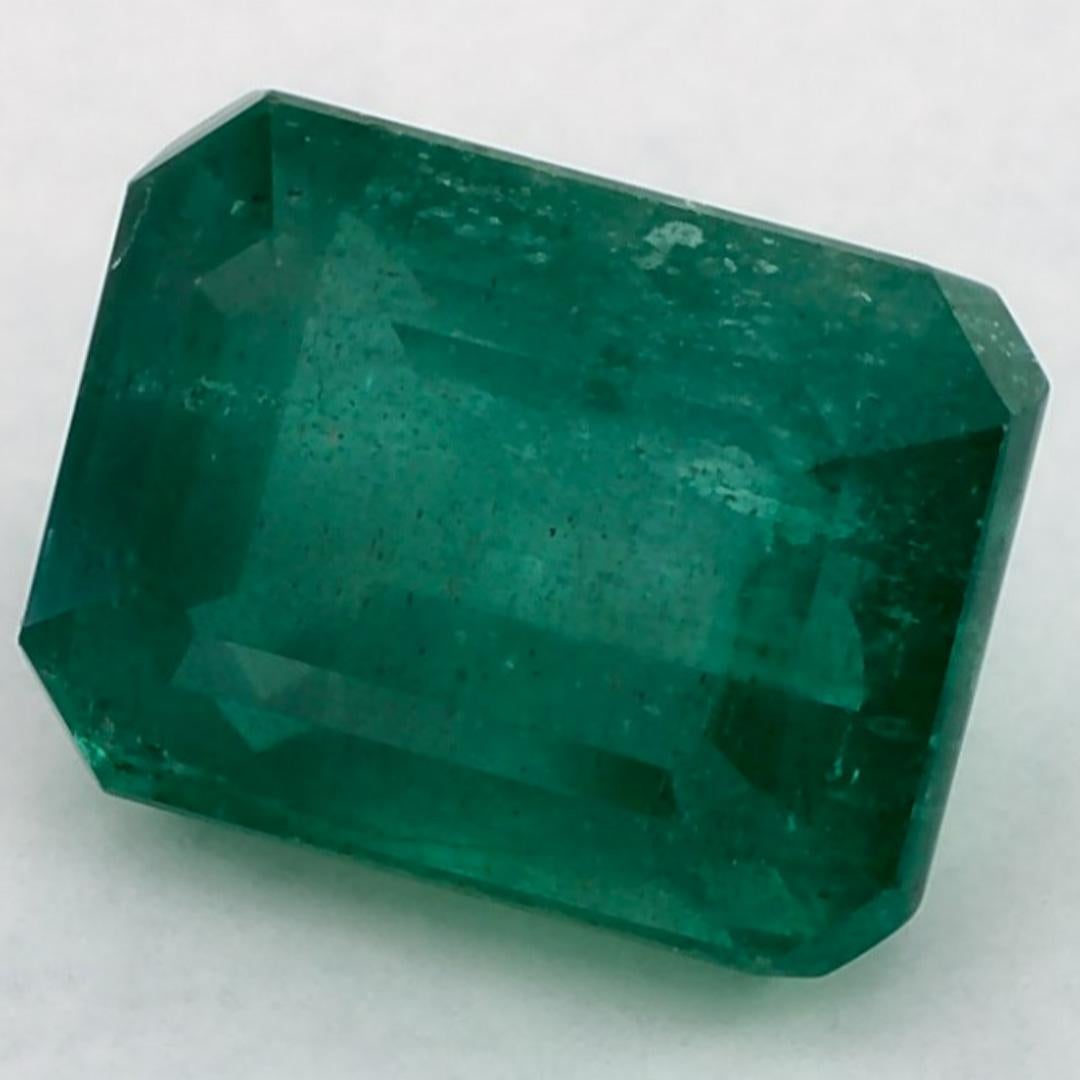 Con una vibrante tonalità di colore verde, la pietra natale di maggio è un simbolo della rinnovata crescita primaverile. 

Esplora la vivace collezione di smeraldi, rubini e zaffiri nel nostro negozio, disponibili come gemme sciolte e abbinabili