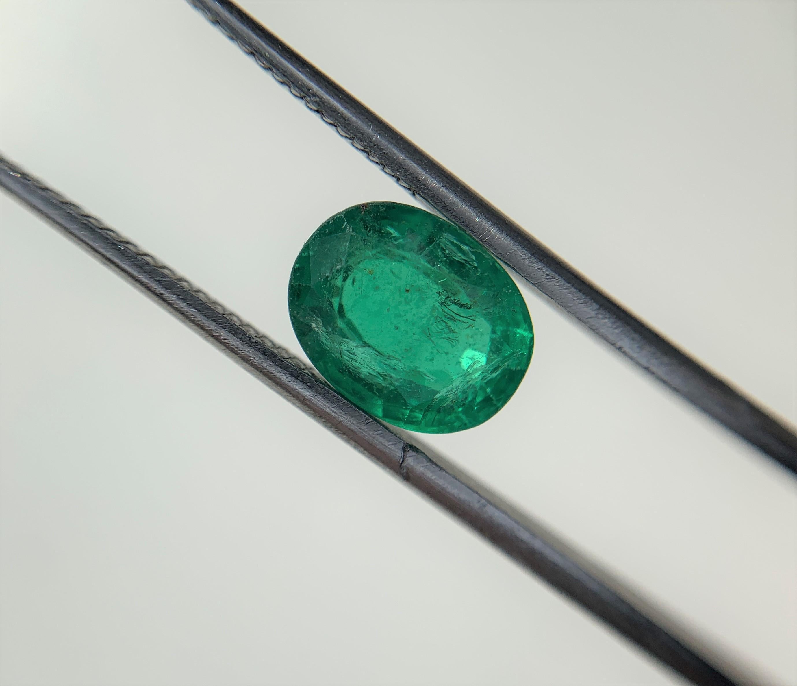 Contemporary 2.17 Ct Weight Oval Shaped Green Color IGITL Certified Emerald Gemstone Pendant For Sale