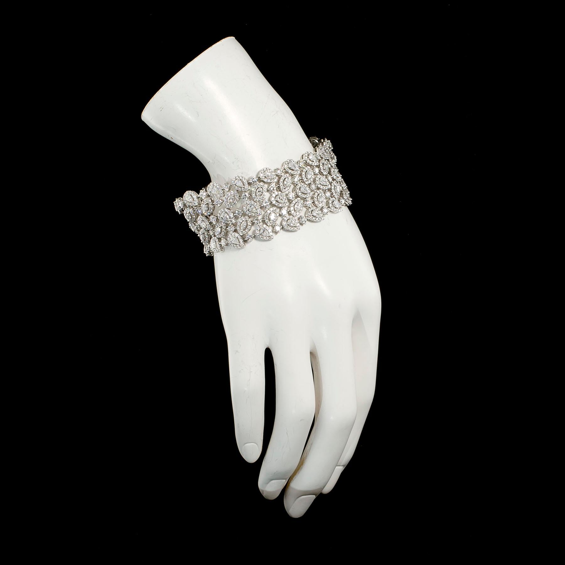 21.71 Karat Birnen- und Marquise-Diamant Atemberaubendes breites Armband, 18 Karat Weißgold (Marquiseschliff) im Angebot