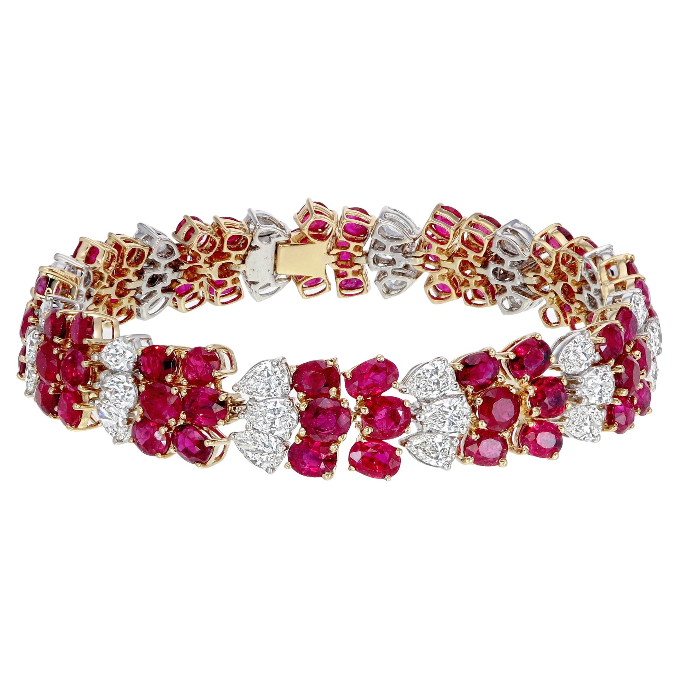 Pulsera de rubíes y diamantes de 21,72 quilates en oro blanco de 18 quilates en venta