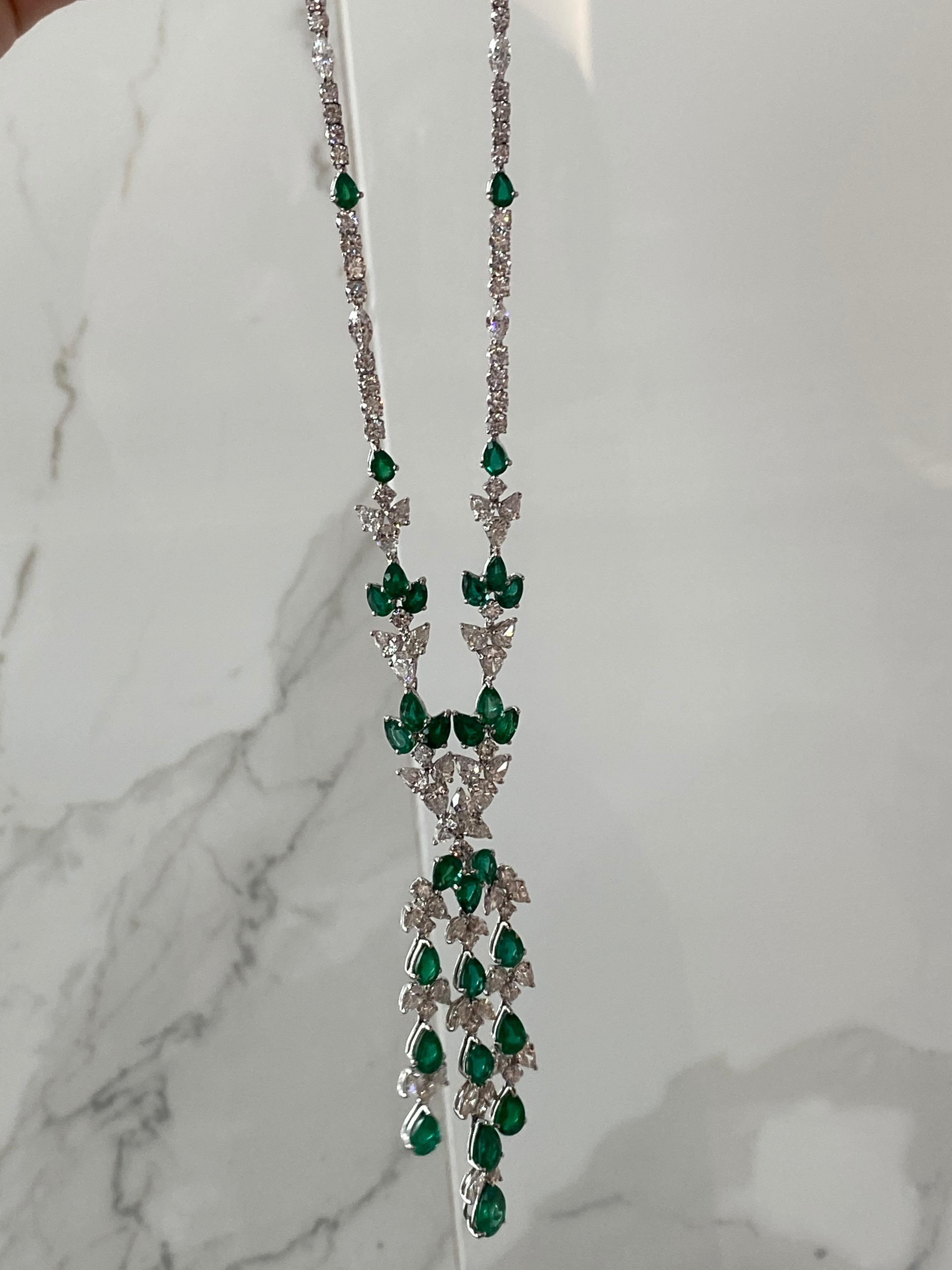 21.77 Carat Pear Shape Emerald and 25.04 Carat Diamond Vine Necklace For Sale 1