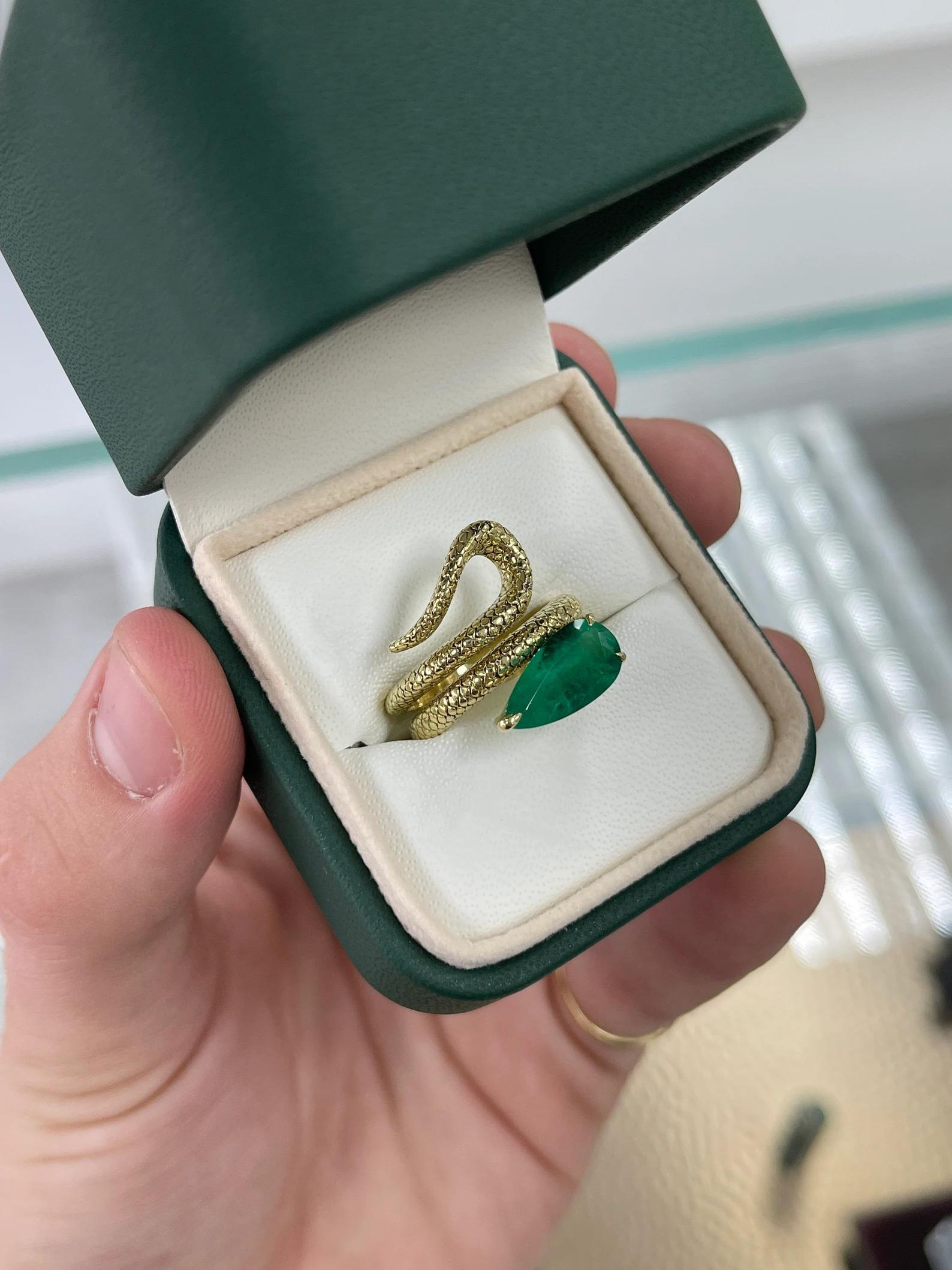 2.18 Carat AAA Quality Colombian Emerald-Pear Cut Gold Wrapping Snake Ring 18K For Sale 5