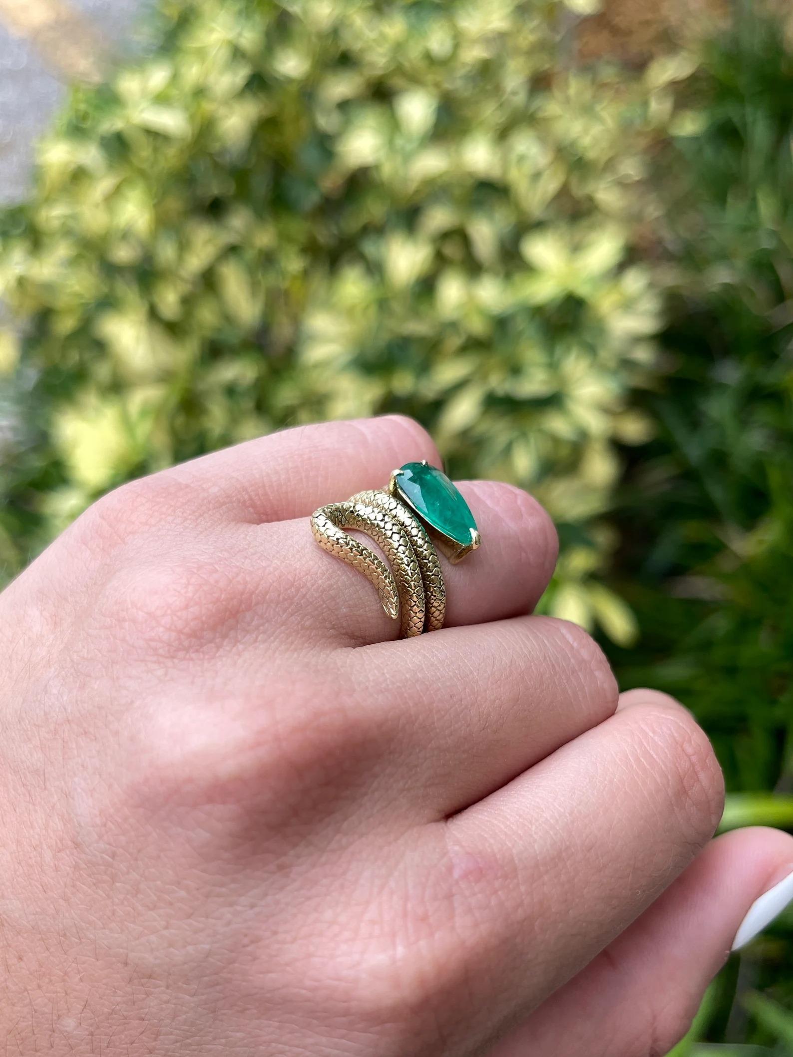 2.18 Carat AAA Quality Colombian Emerald-Pear Cut Gold Wrapping Snake Ring 18K For Sale 2