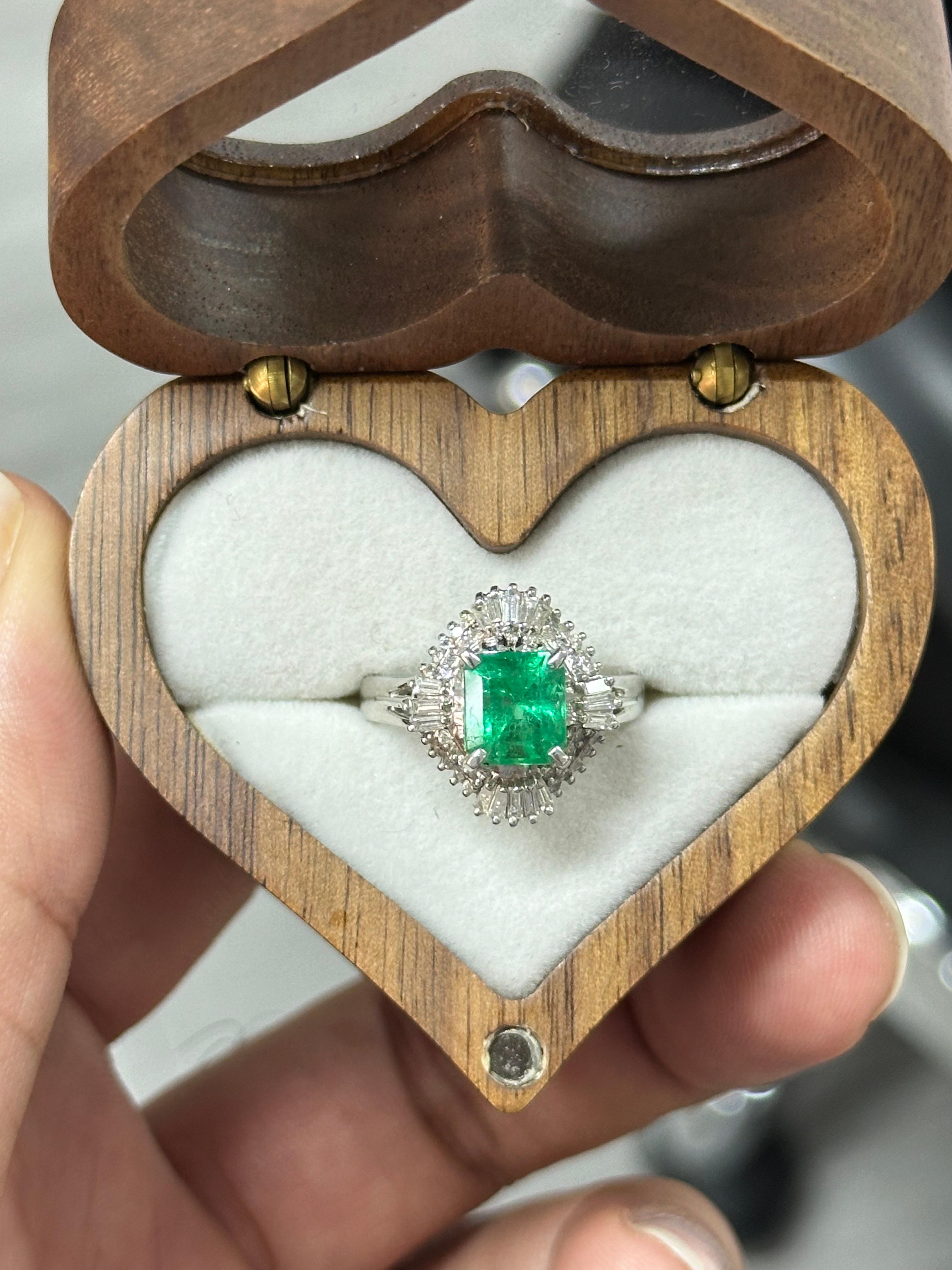 Emerald Cut 1.75 Carat Colombian Emerald & Diamond Art Deco Platinum 900 Ring For Sale