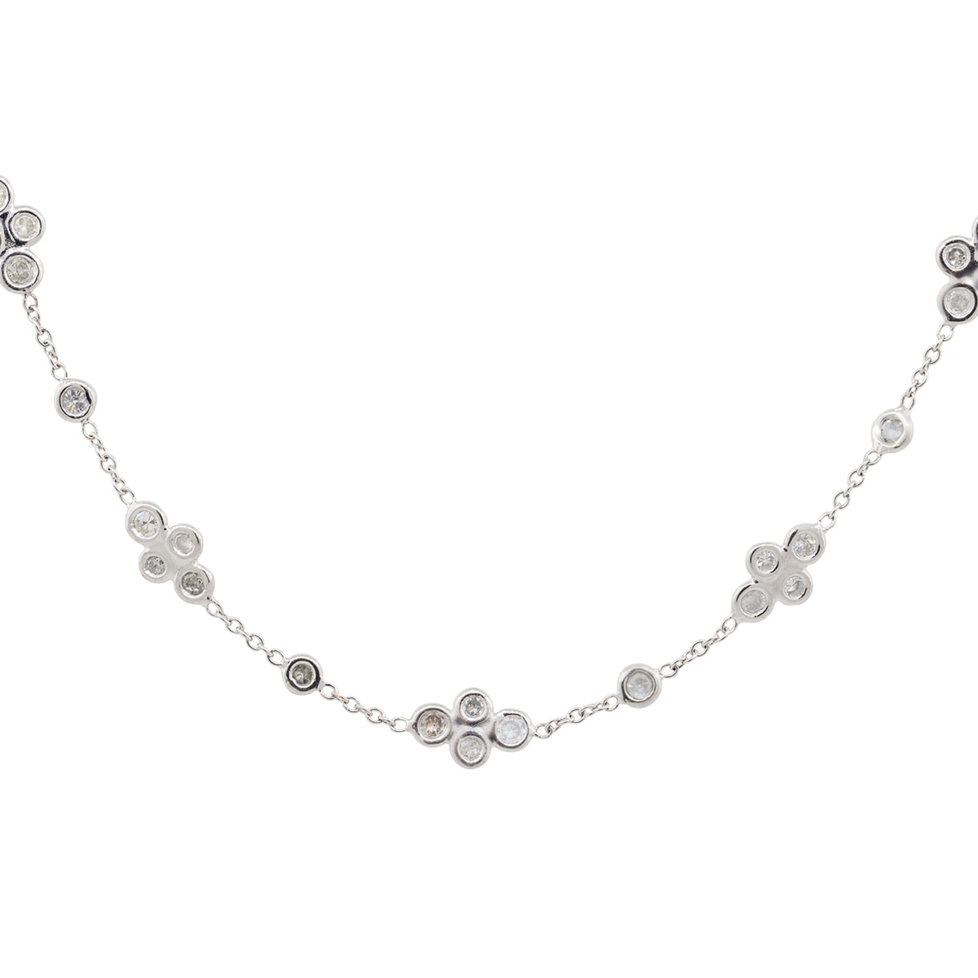Collier à fleurs en or 18 carats avec diamants de 2,18 carats en vente 3