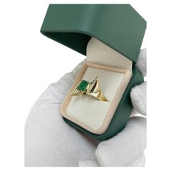 2.18 Carat Emerald Statement 14K White Gold Effortless Elegance