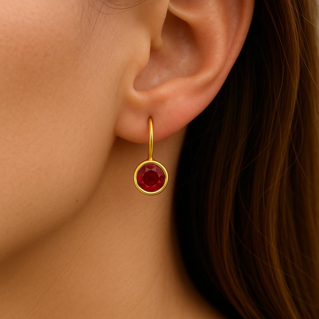 Contemporain Boucles d'oreilles pendantes en or jaune 14K, rubis rond brillant naturel 2.18 carats en vente