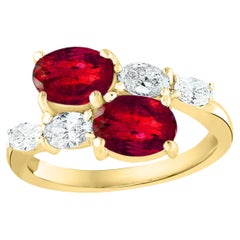 Bague de fiançailles Toi et Moi en or jaune 14 carats avec diamants et rubis de taille ovale de 2,18 carats