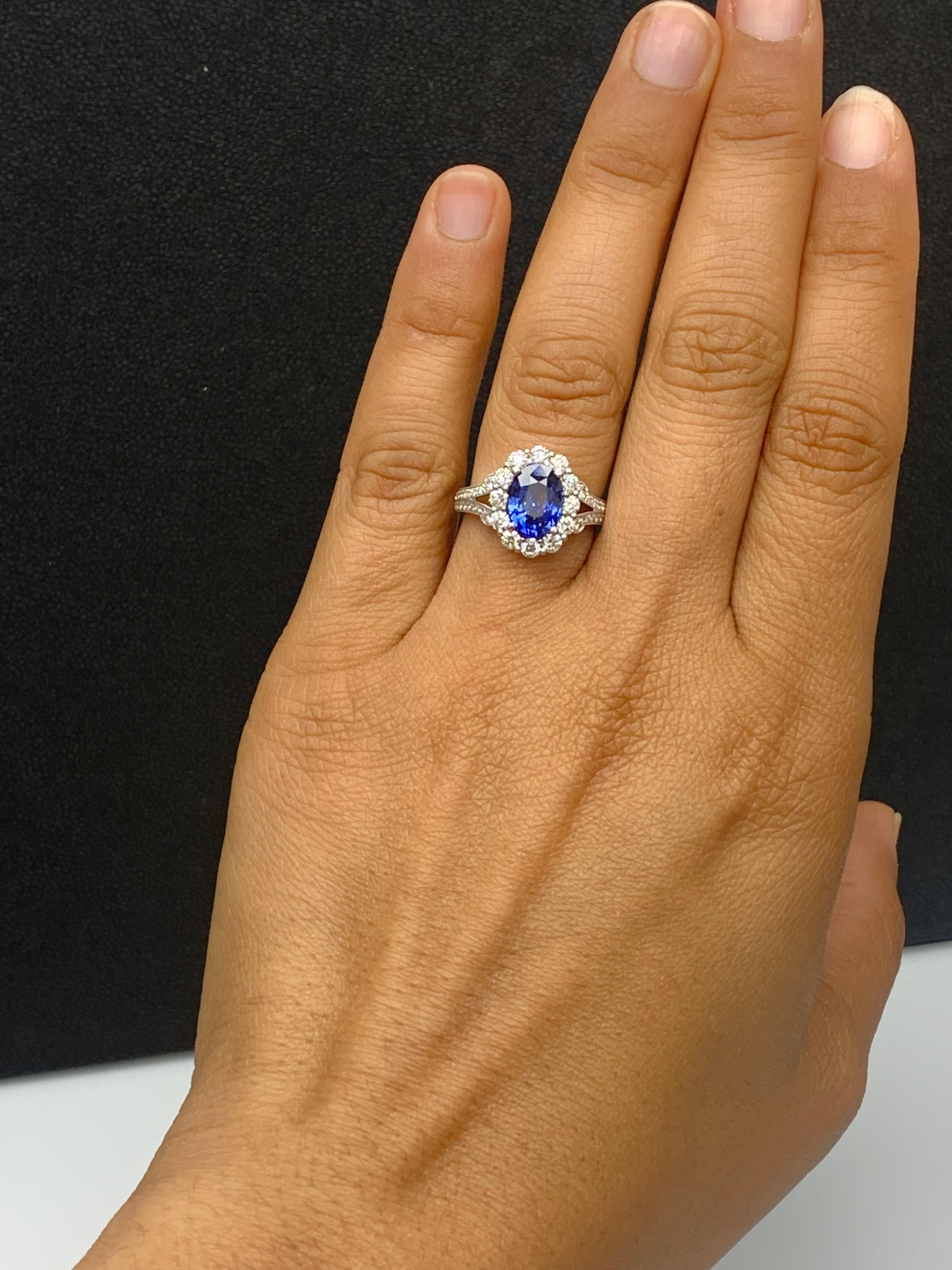 2.18 Carat Oval Cut Sapphire and Diamond Ring in 18k White Gold For Sale 2