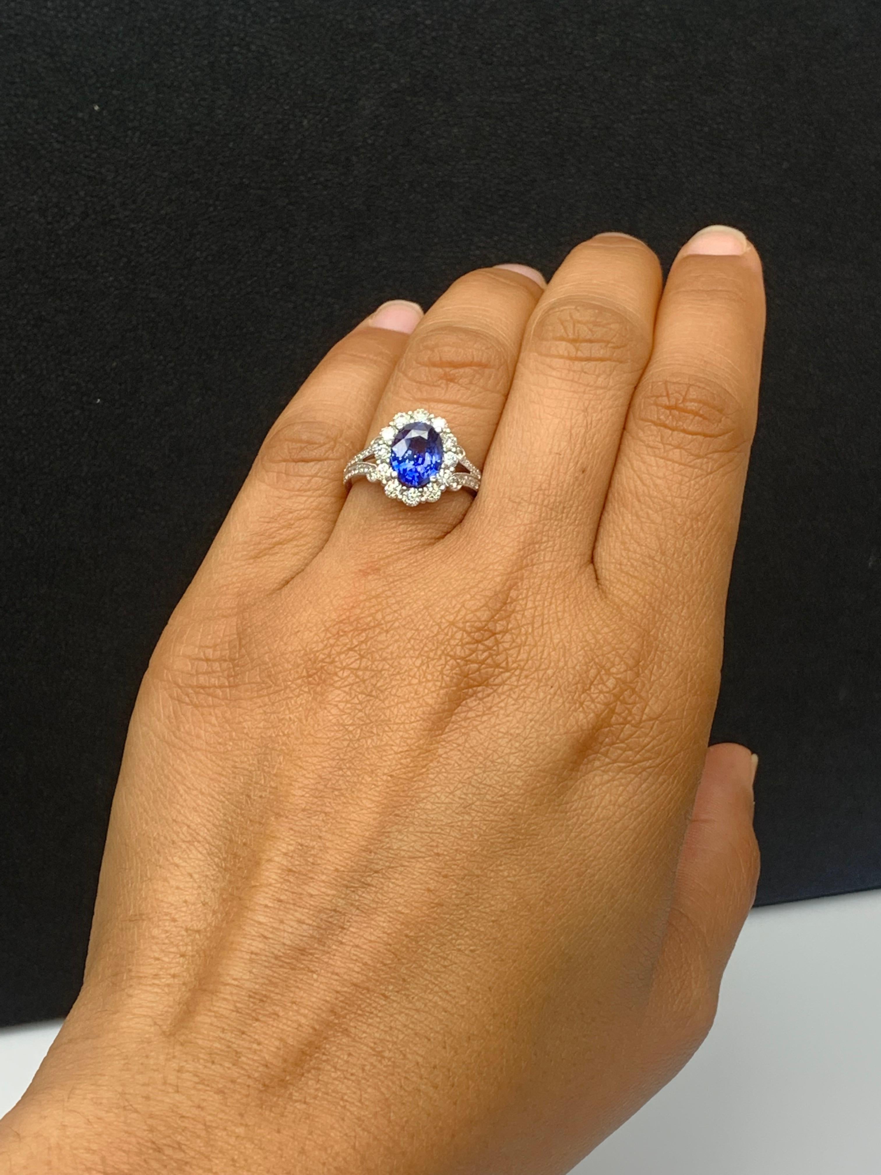 2.18 Carat Oval Cut Sapphire and Diamond Ring in 18k White Gold For Sale 3