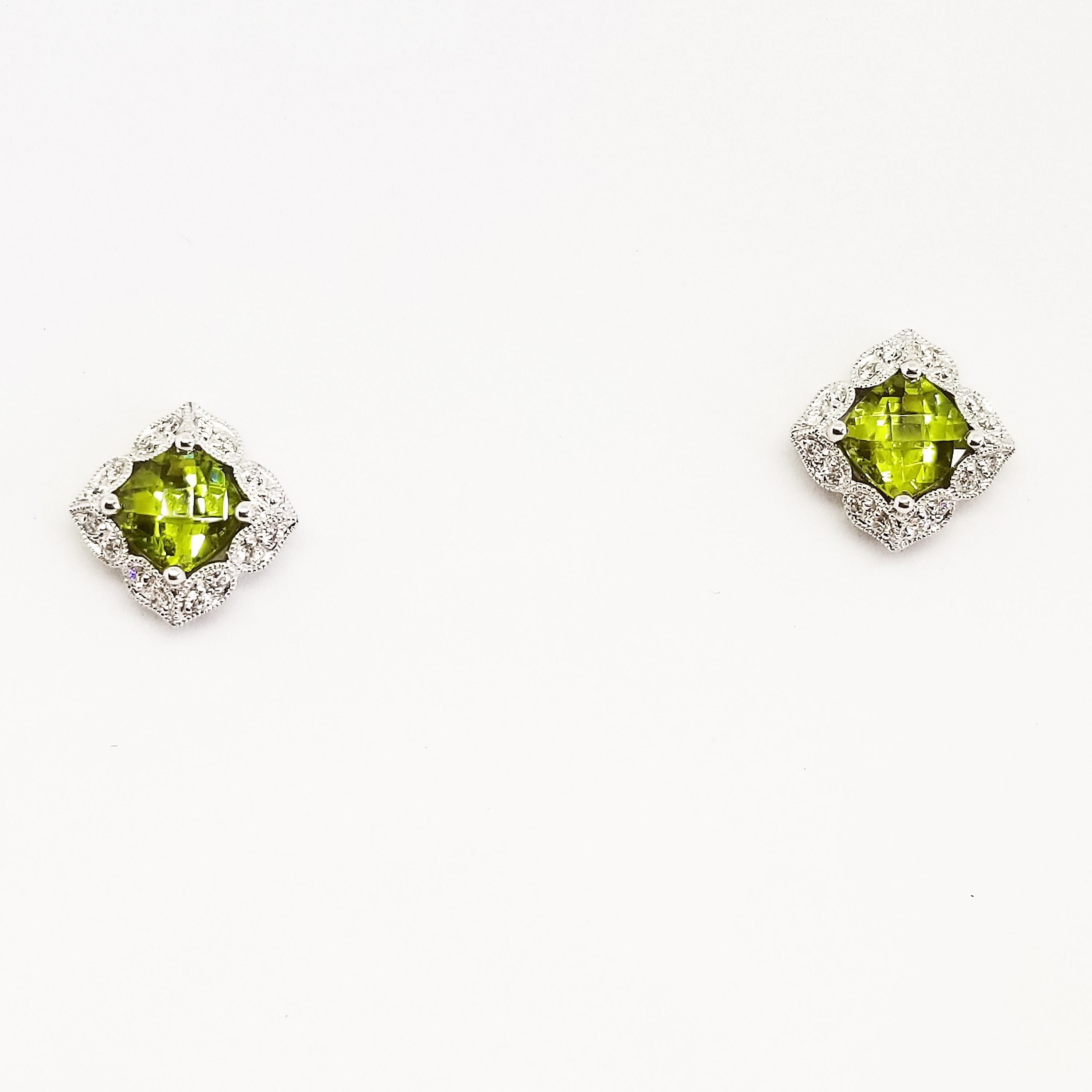 Contemporary 2.18 Carat Peridot Diamond Antique Style Clover Floret Stud Earrings 14 Karat