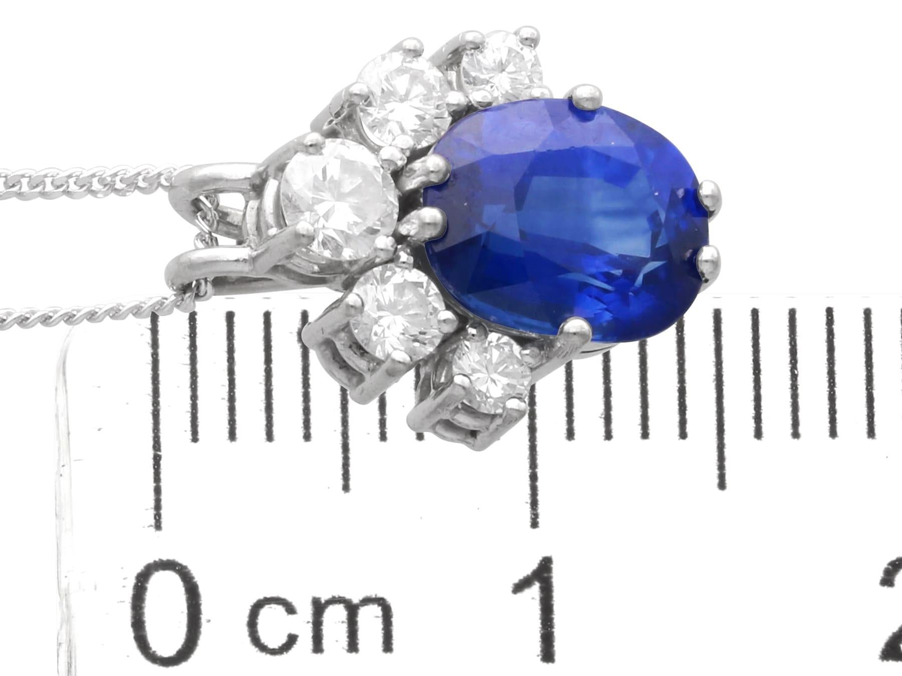 2.18 Carat Sapphire and 0.39 Carat Diamond 18k White Gold Pendant Circa 1980 in vendita 2