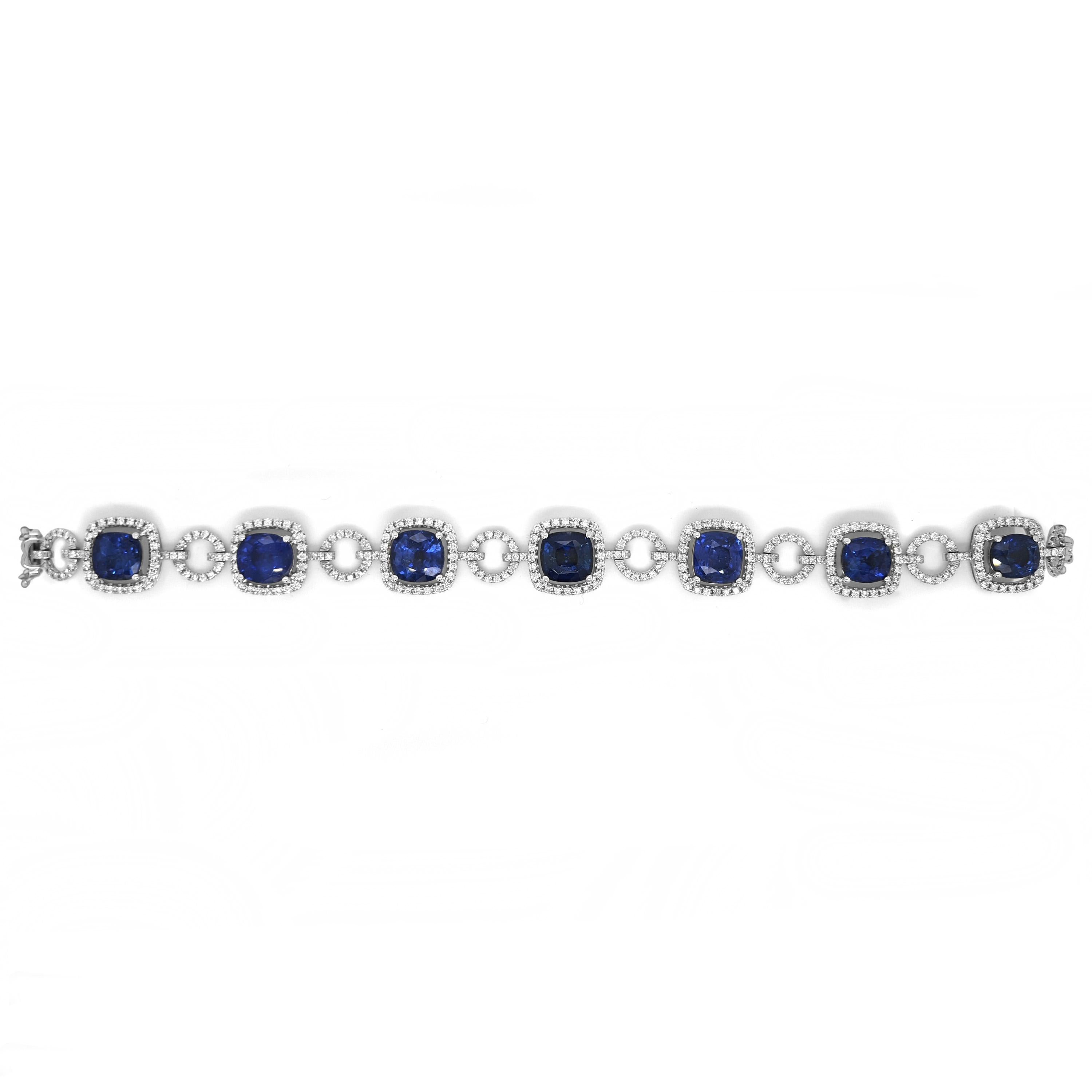 21.8 Carat Sapphire White Diamond White Gold Bracelet In New Condition For Sale In New York, NY