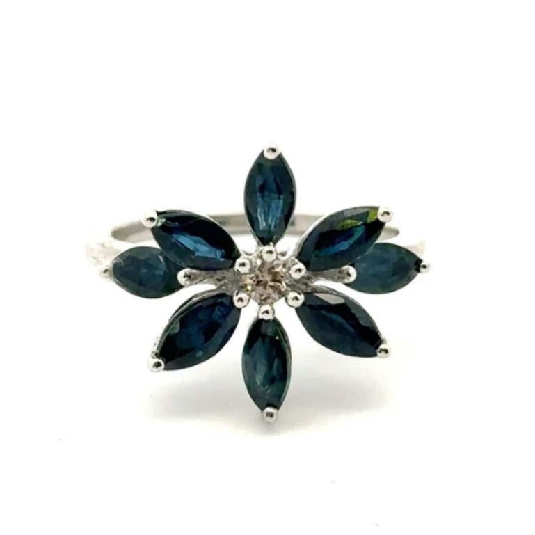 En vente :  Bague fleur pour femmes en argent sterling 925 avec saphir bleu véritable de 2,18 carats 7