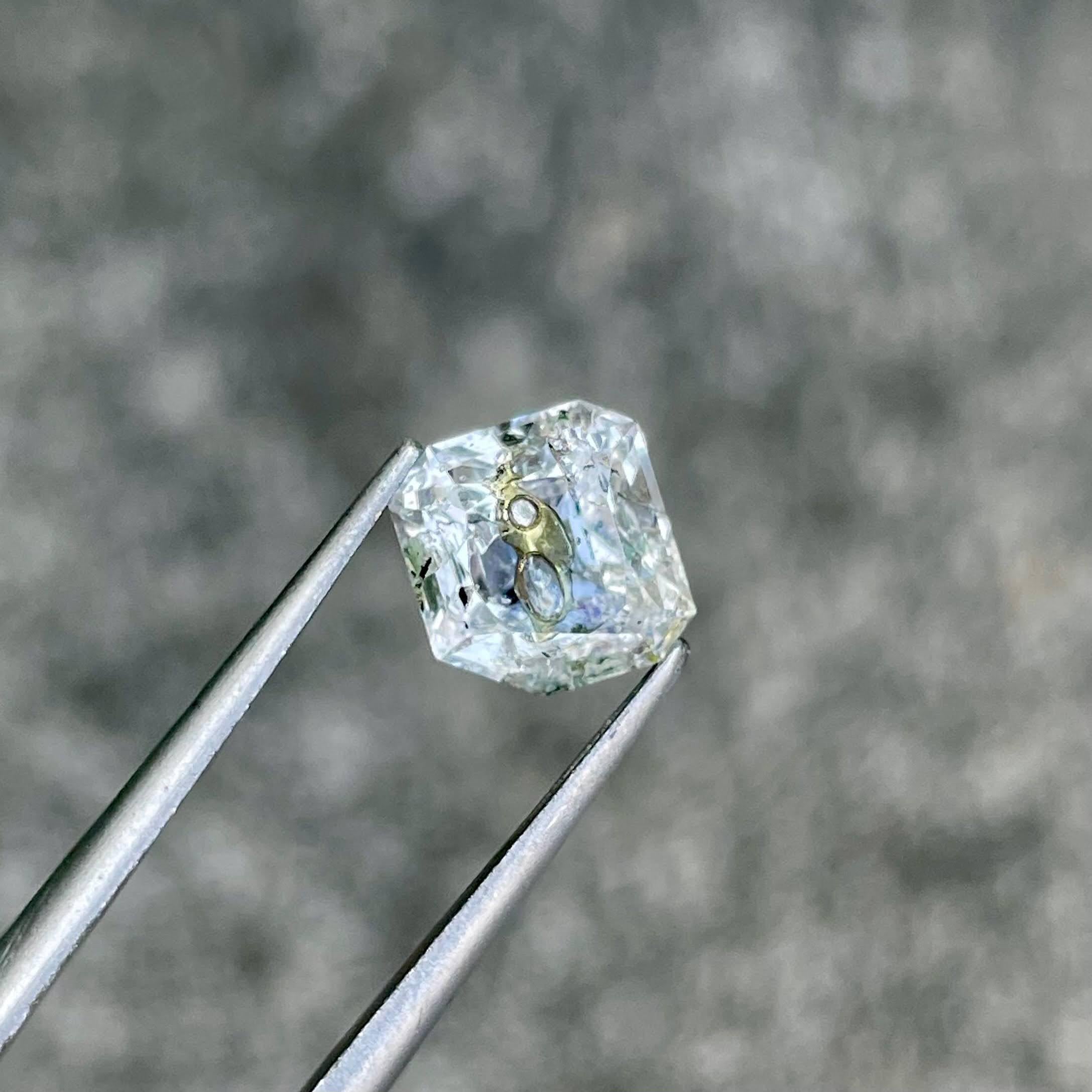 2.18 carati Quarzo Petrolio Sfaccettato Gemma Naturale Pakistana in vendita 1