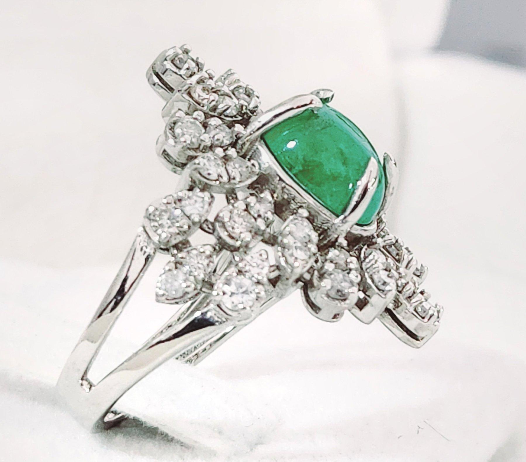 2.18 ct Cabochon Emerald Ring For Sale 2