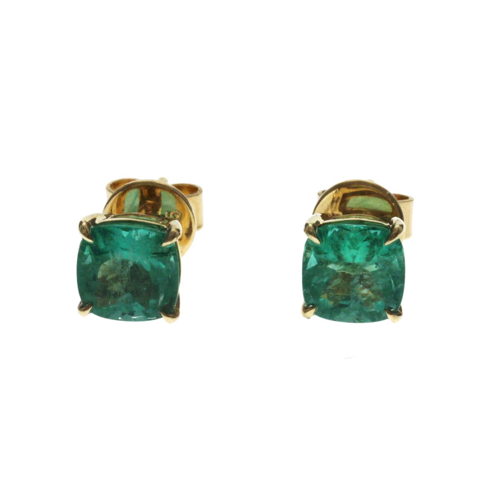 2.18 Carat Colombian Emerald 0.54 Carat in 14 Karat Yellow Gold Stud Earrings In Excellent Condition In Los Angeles, CA