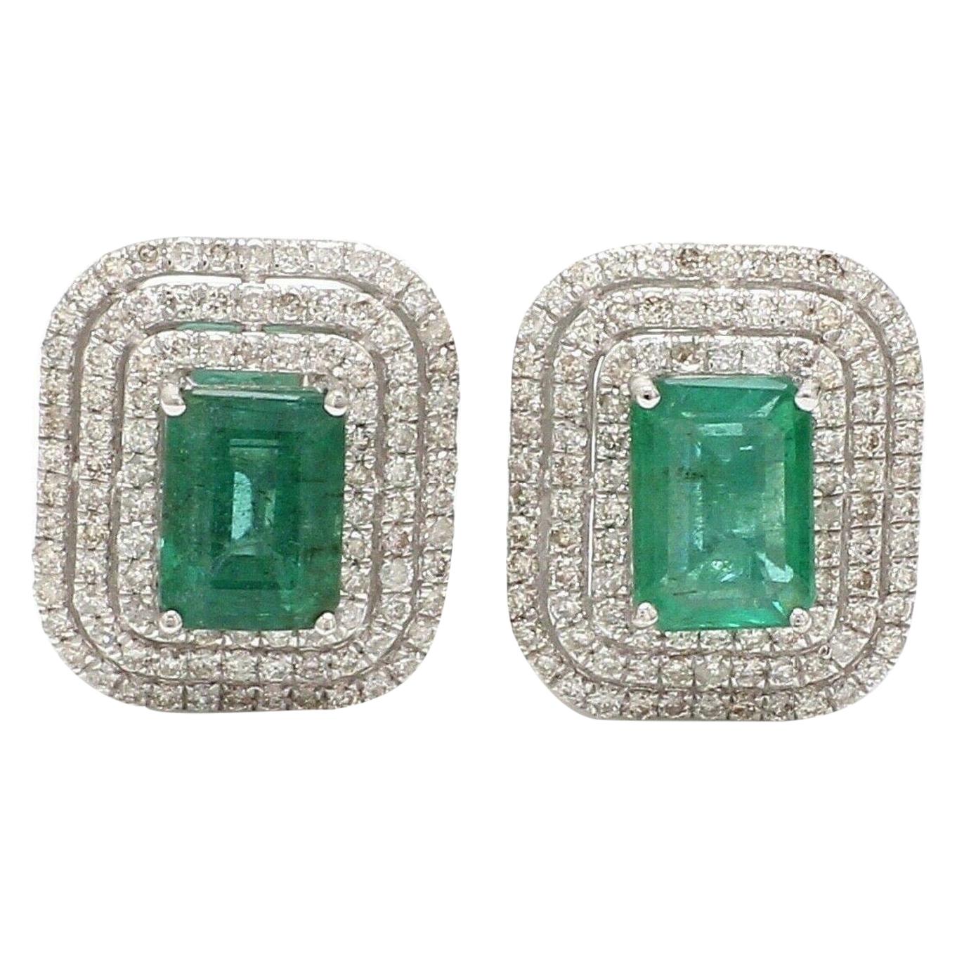 Clous d'oreilles en or blanc 18 carats avec diamants et émeraude de 2,18 carats