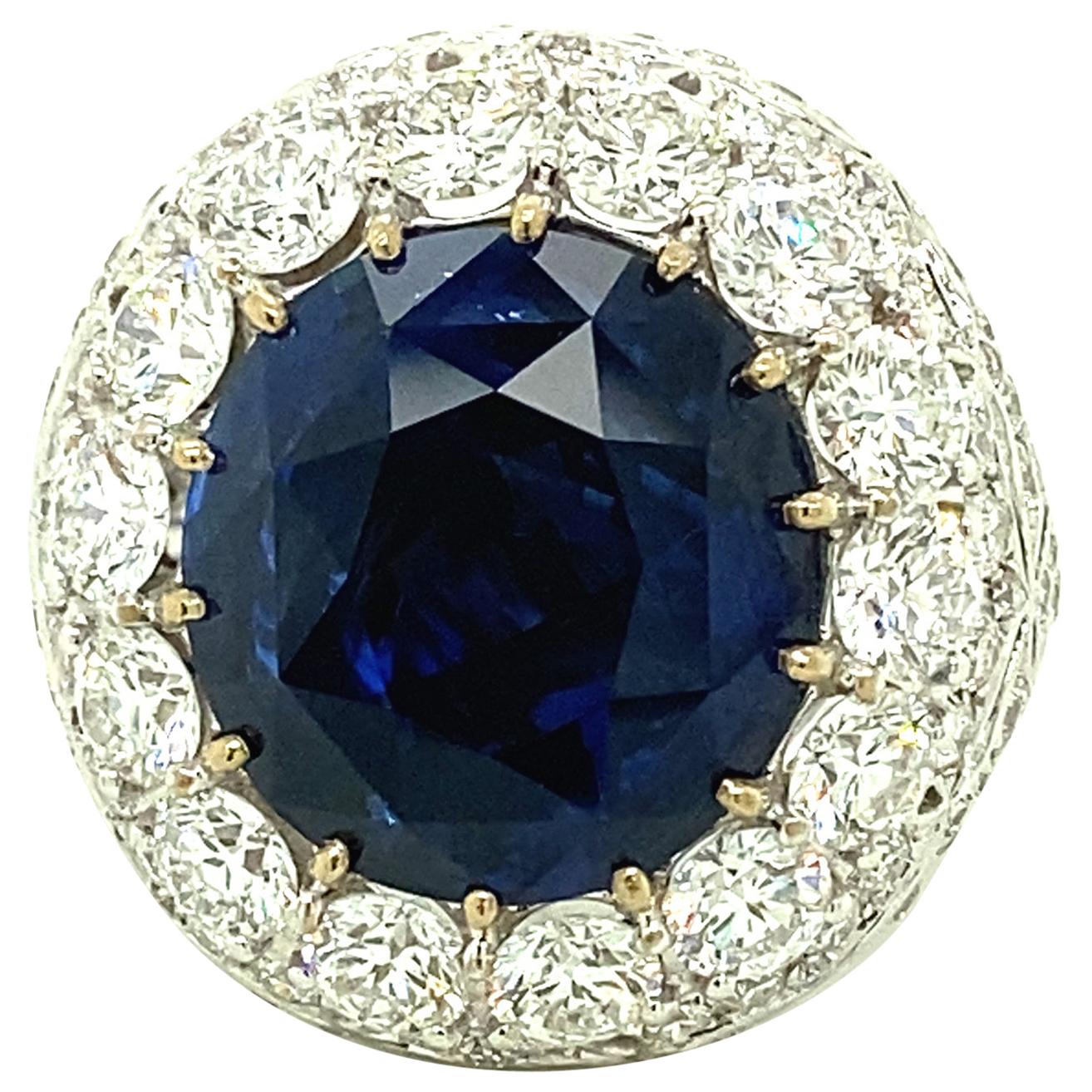 21.81 Carat IGI Certified Ceylon Sapphire and White Diamond Gold Cocktail Ring For Sale