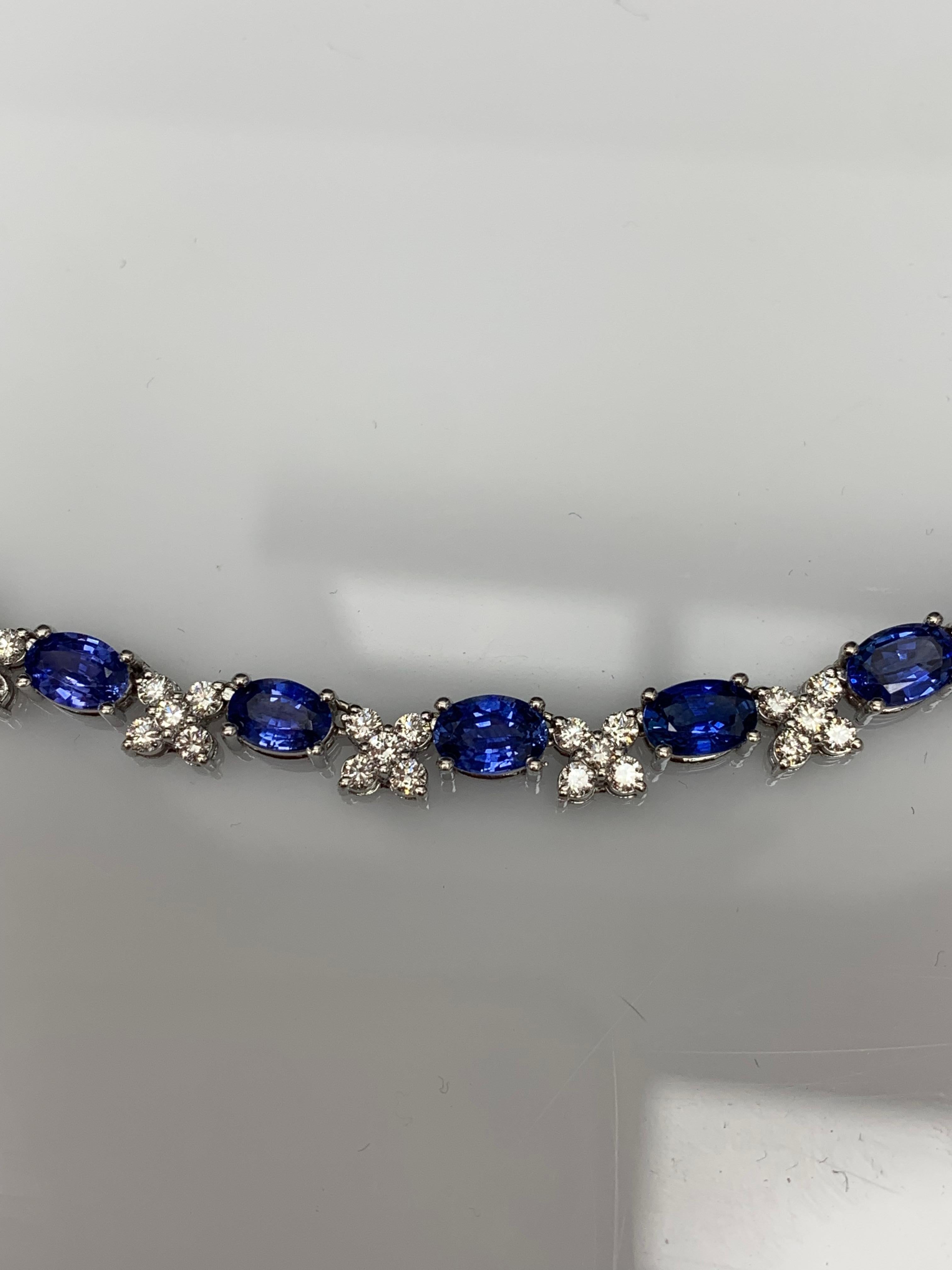 Collar de zafiro azul talla oval de 21,81 quilates y diamantes en oro blanco de 18 quilates en venta 5