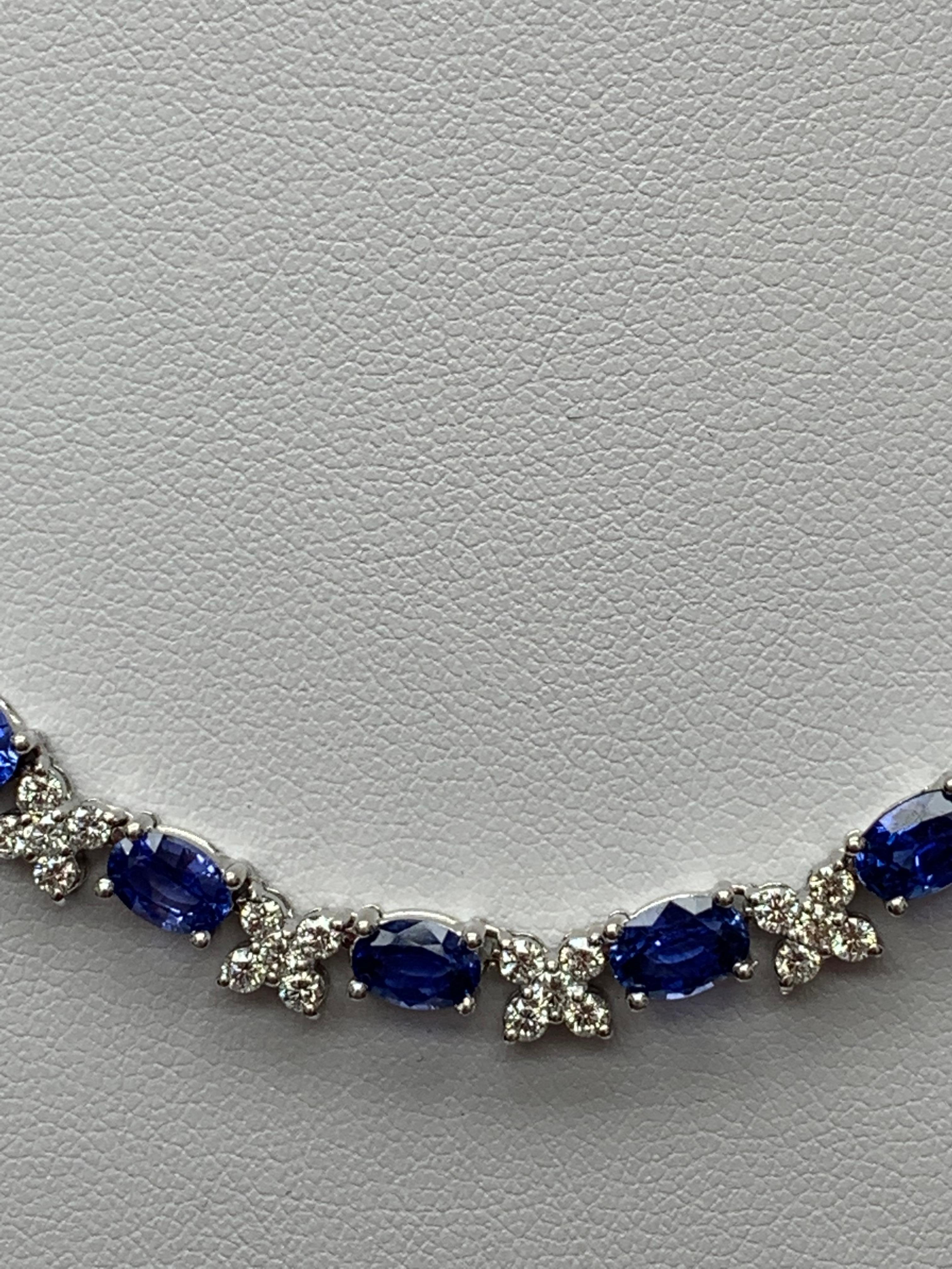 De las mujeres Collar de zafiro azul talla oval de 21,81 quilates y diamantes en oro blanco de 18 quilates en venta