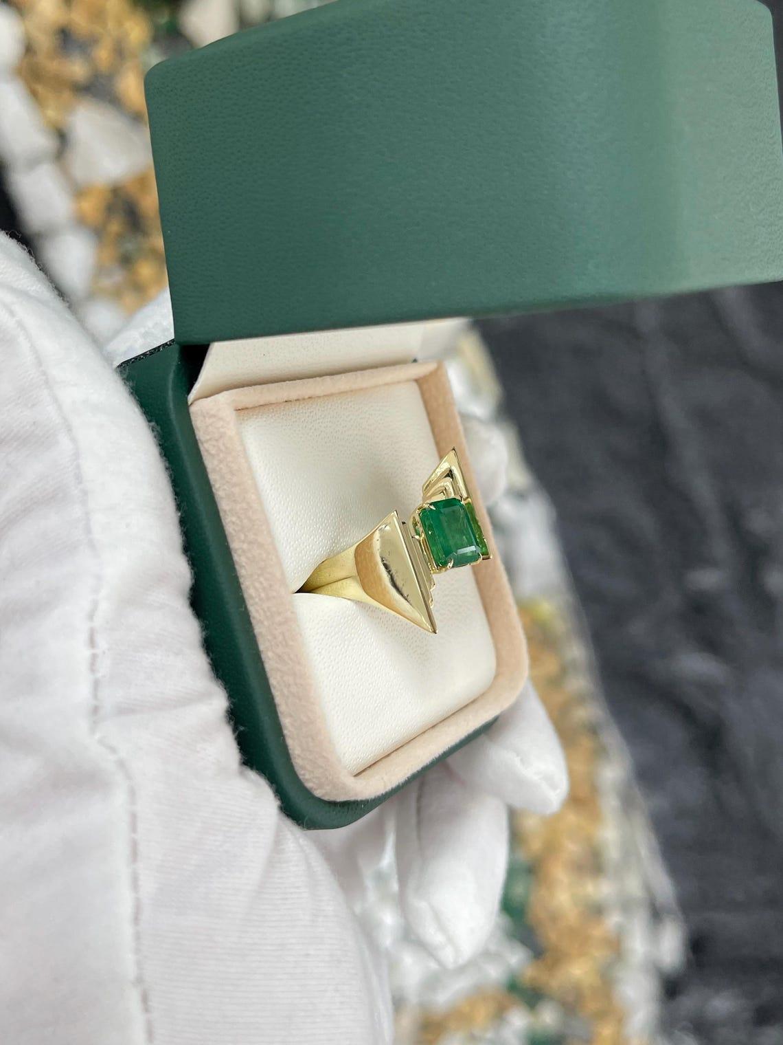 2.18ct 14K Dark Green Emerald Cut Solitaire Ring with Gold Freeform Band In New Condition For Sale In Jupiter, FL