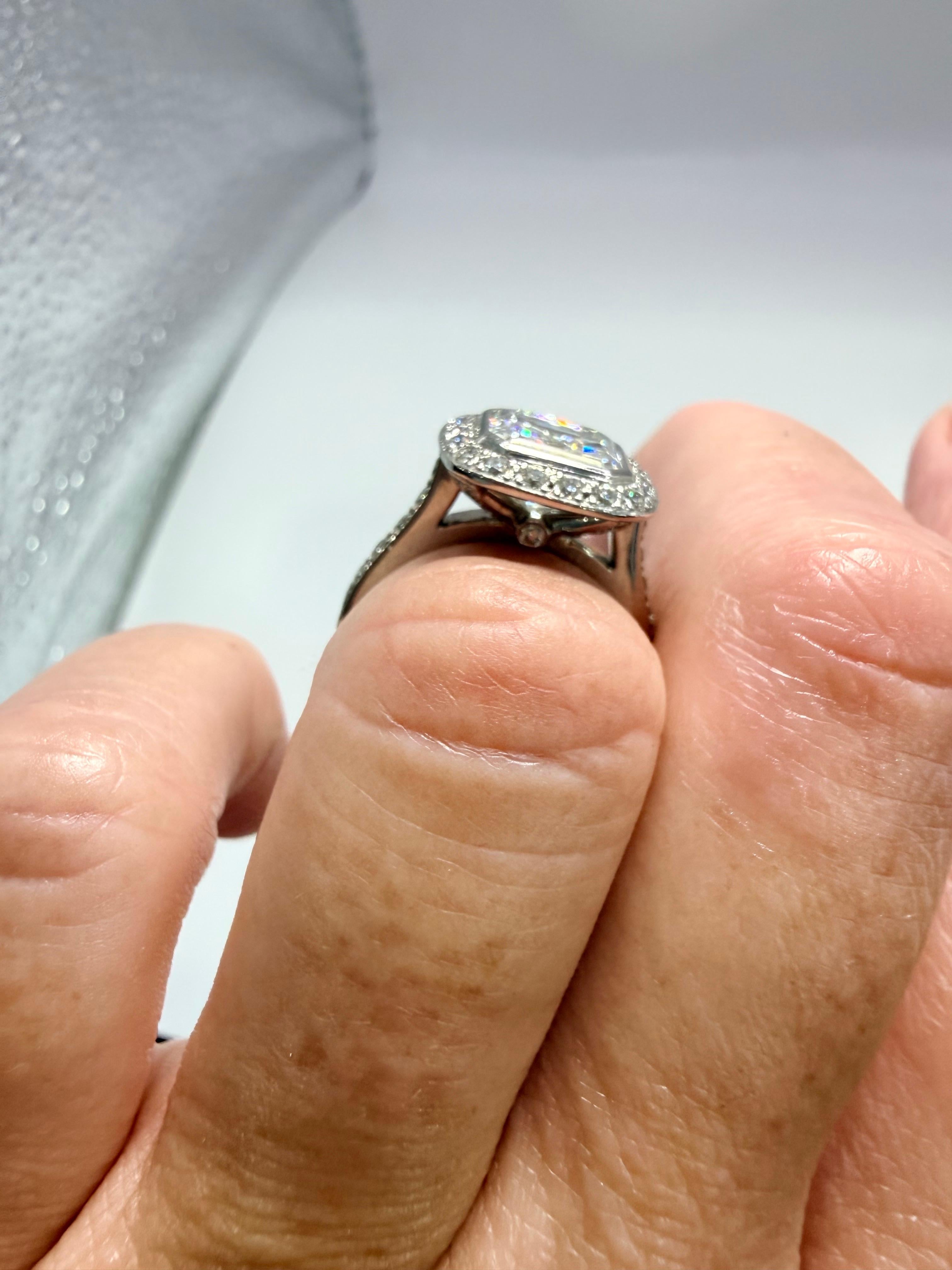 Anillo de compromiso talla Asscher de 2,18 ct certificado GIA en venta 2