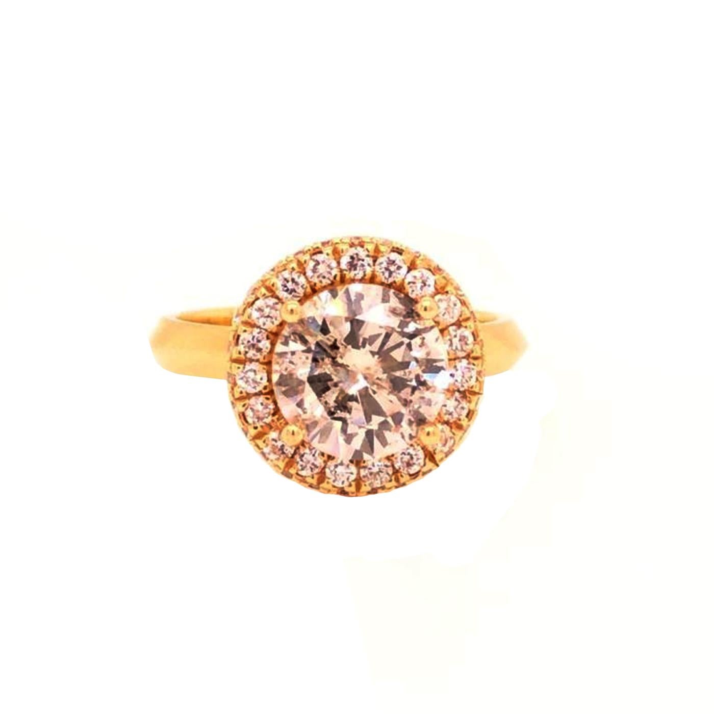 This breathtaking ring features an Halo diamonds natural diamond of I color and Si3 clarity. Set in a sleek, 14K Gold Metal, with a size of 6.5 Sizable, this fantastic piece is guaranteed to delight for decades to come!

Details:
Center Carat