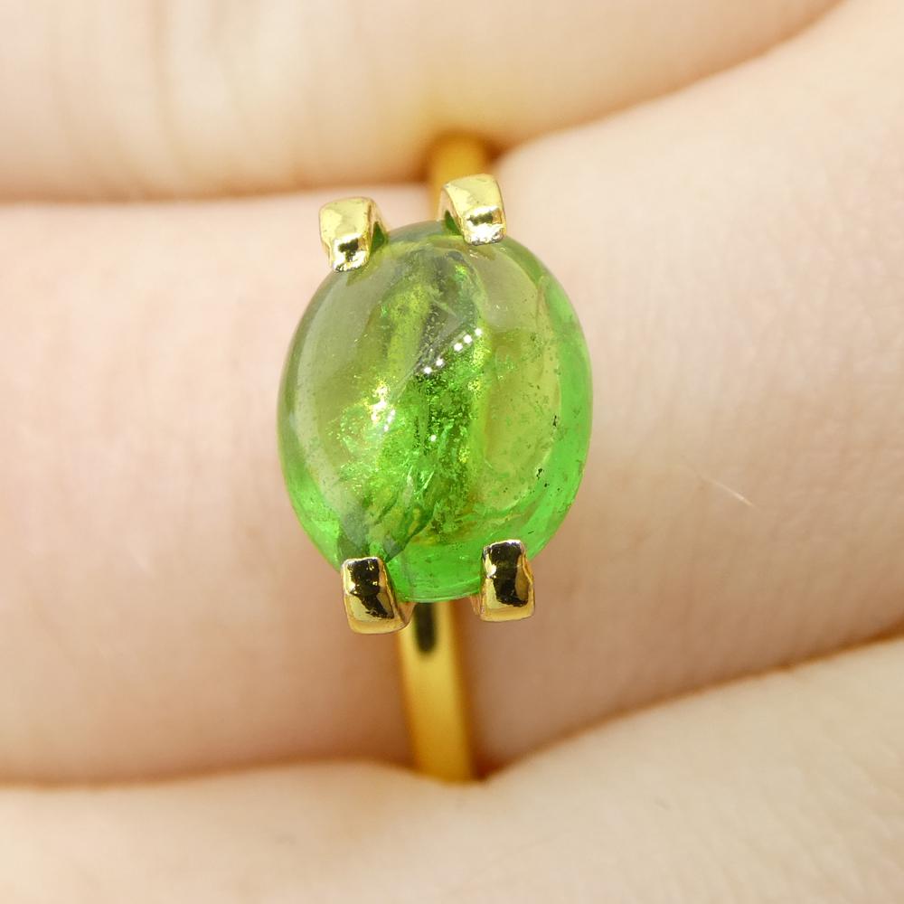 Taglio ovale Granato ovale cabochon di tsavorite verde del Kenya, 2,18ct, non riscaldato in vendita