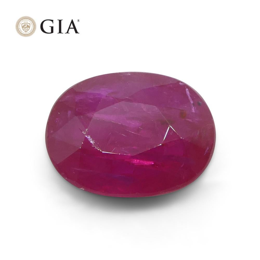 Rubis rouge violacé ovale de 2,18 carats certifié GIA du Mozambique   en vente 3