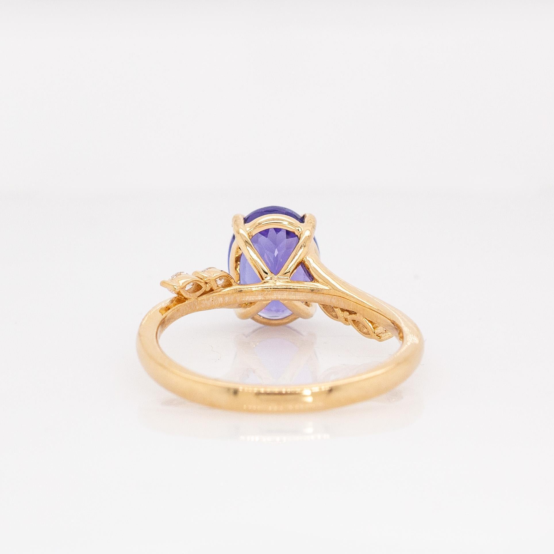 Donna Anello con tanzanite da 2,18 carati e accenti di diamanti Nature: Oro massiccio 14k, ovale 9x7mm in vendita