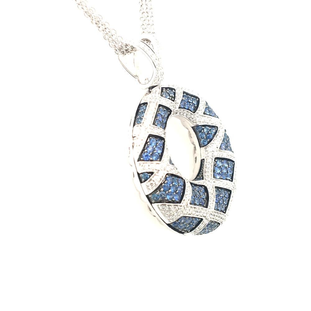 Aesthetic Movement 2.19 Carat Blue Sapphire and 1.28 Round Diamonds Pave Circle Pendent White Gold For Sale