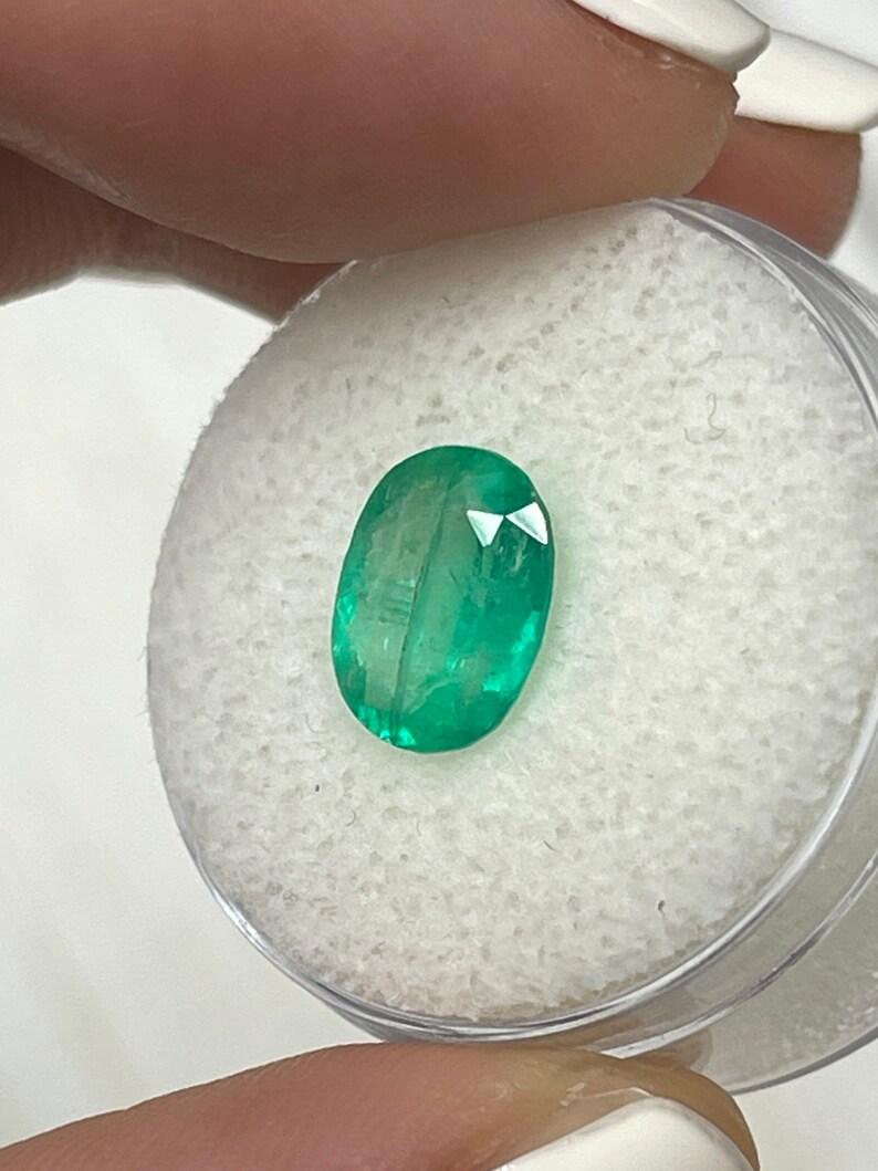 2,19 Karat 10x7 grüner kolumbianischer Smaragd - Ovalschliff Mai-Geburtsstein Edelstein für Damen oder Herren im Angebot